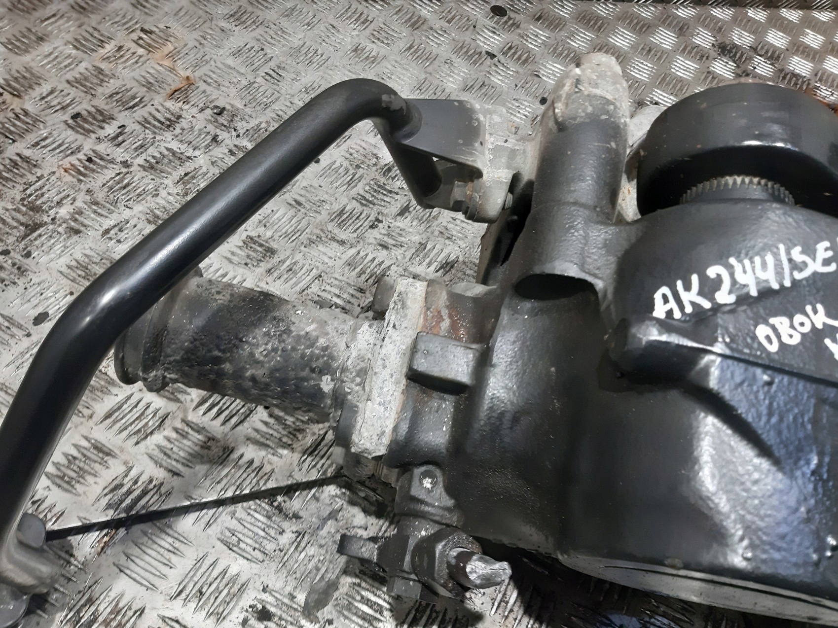 Boîter direction Boîter direction ZF MAN TG 410 98415D