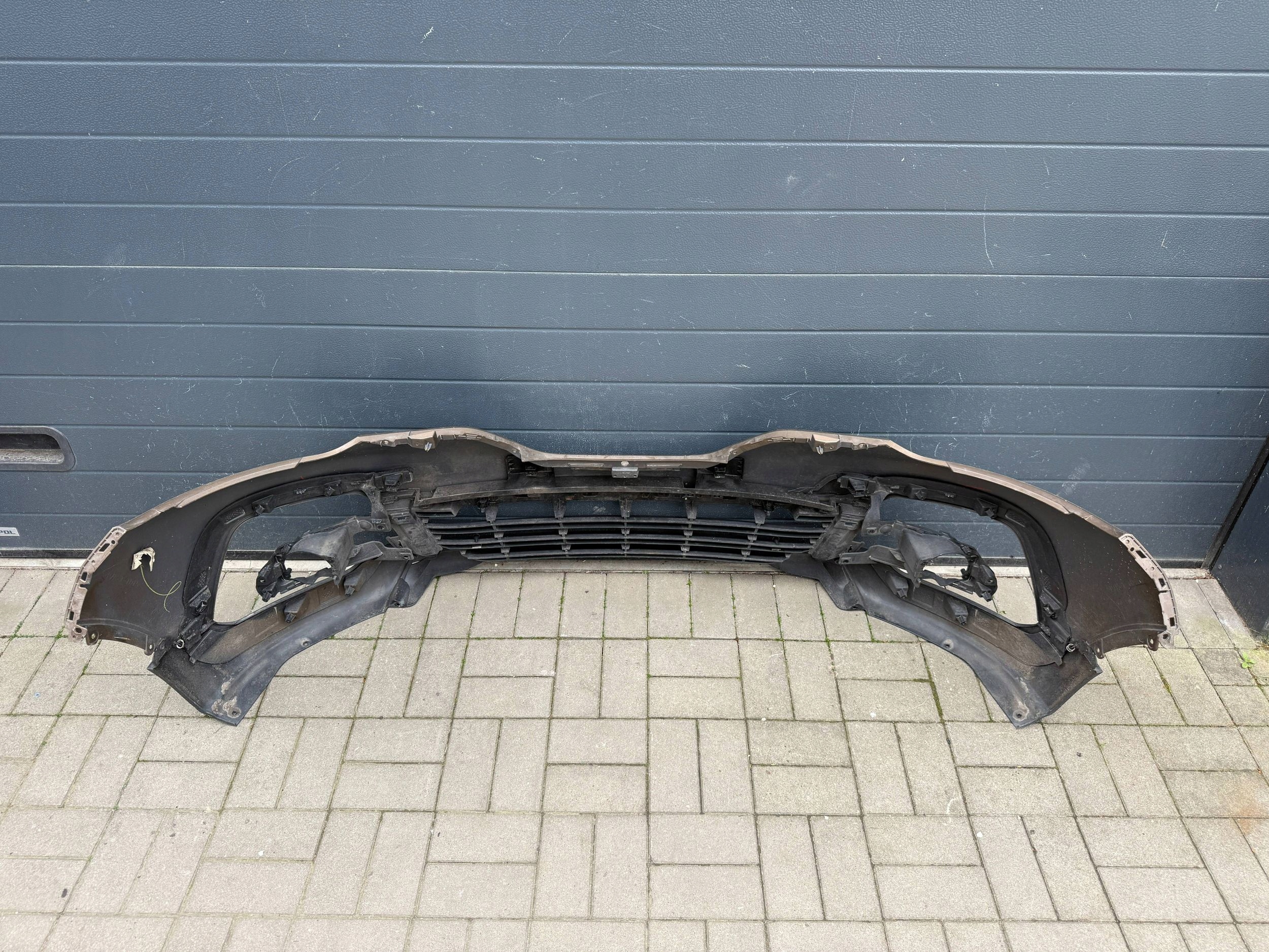 Renault Captur 1 and 17- Lift bumper front front