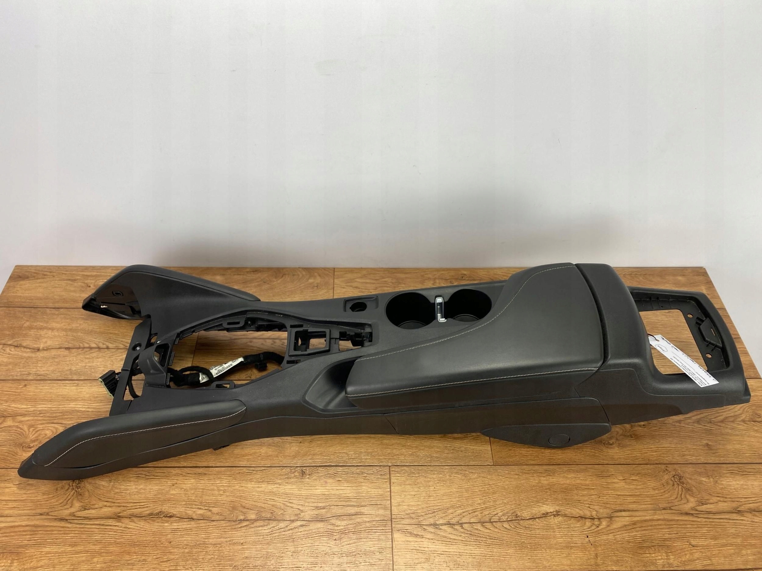 Tunel central armrest Chevrolet Camaro SS 2016+ USA