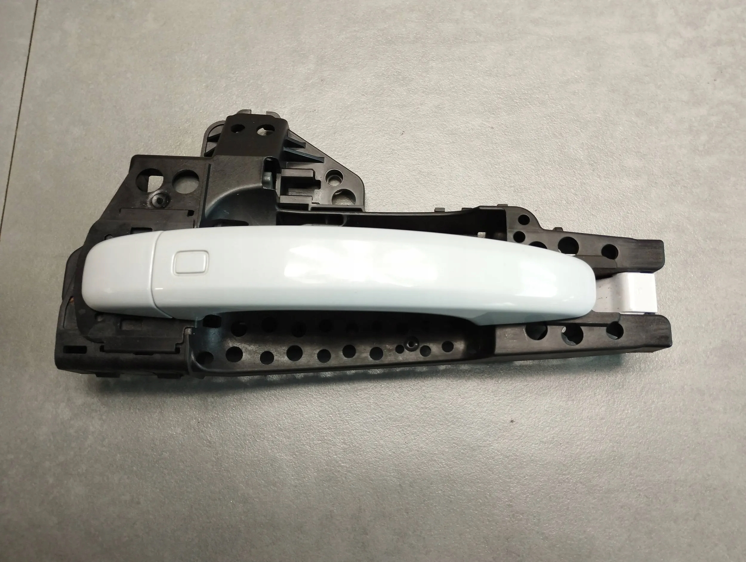 Audi A4 B8 РУЧКА ЛІВА ЗАД. Ly7f