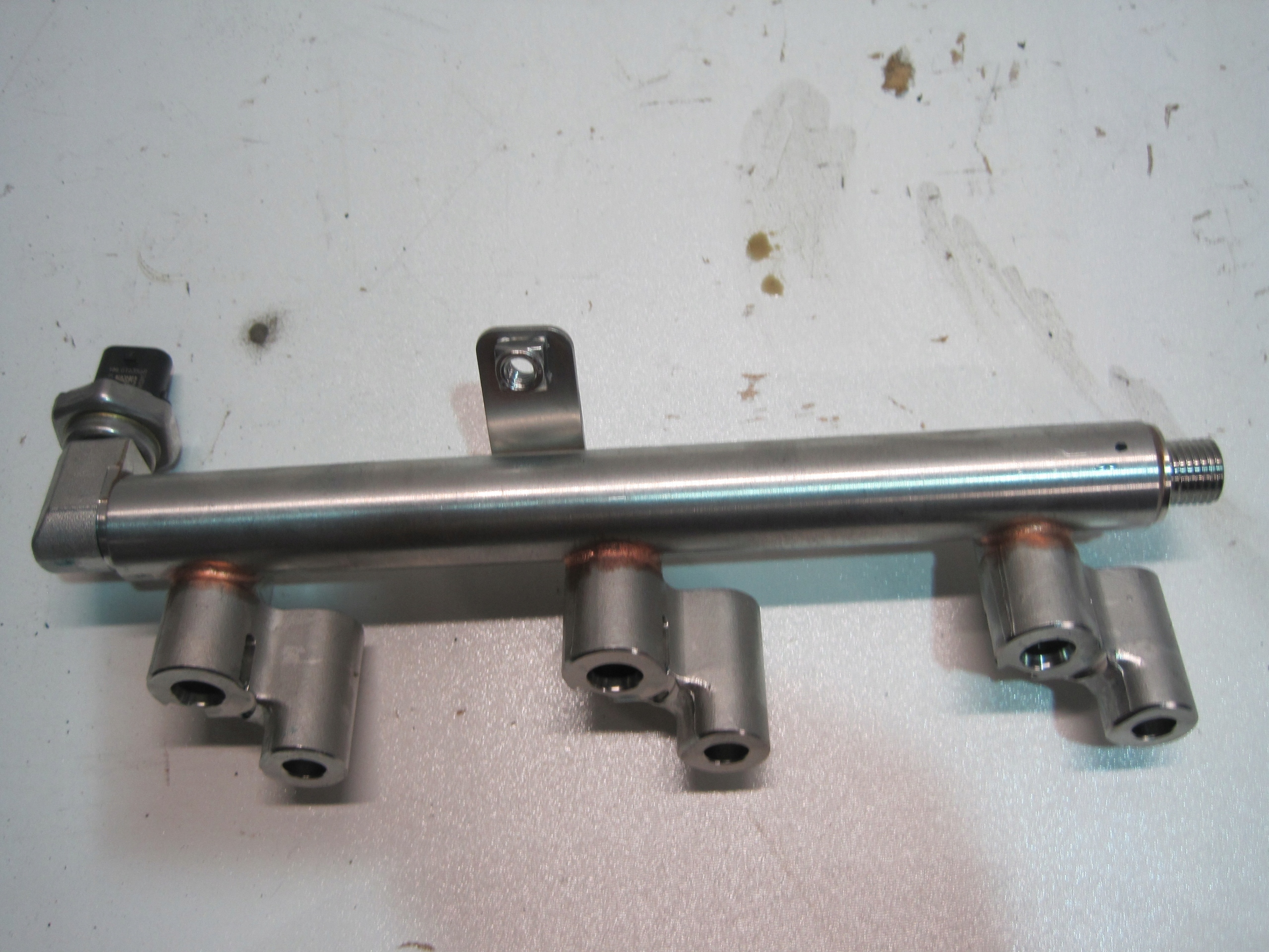 Rampe injection RENAULT RAFALE 1.2 E-TECH 175208396R