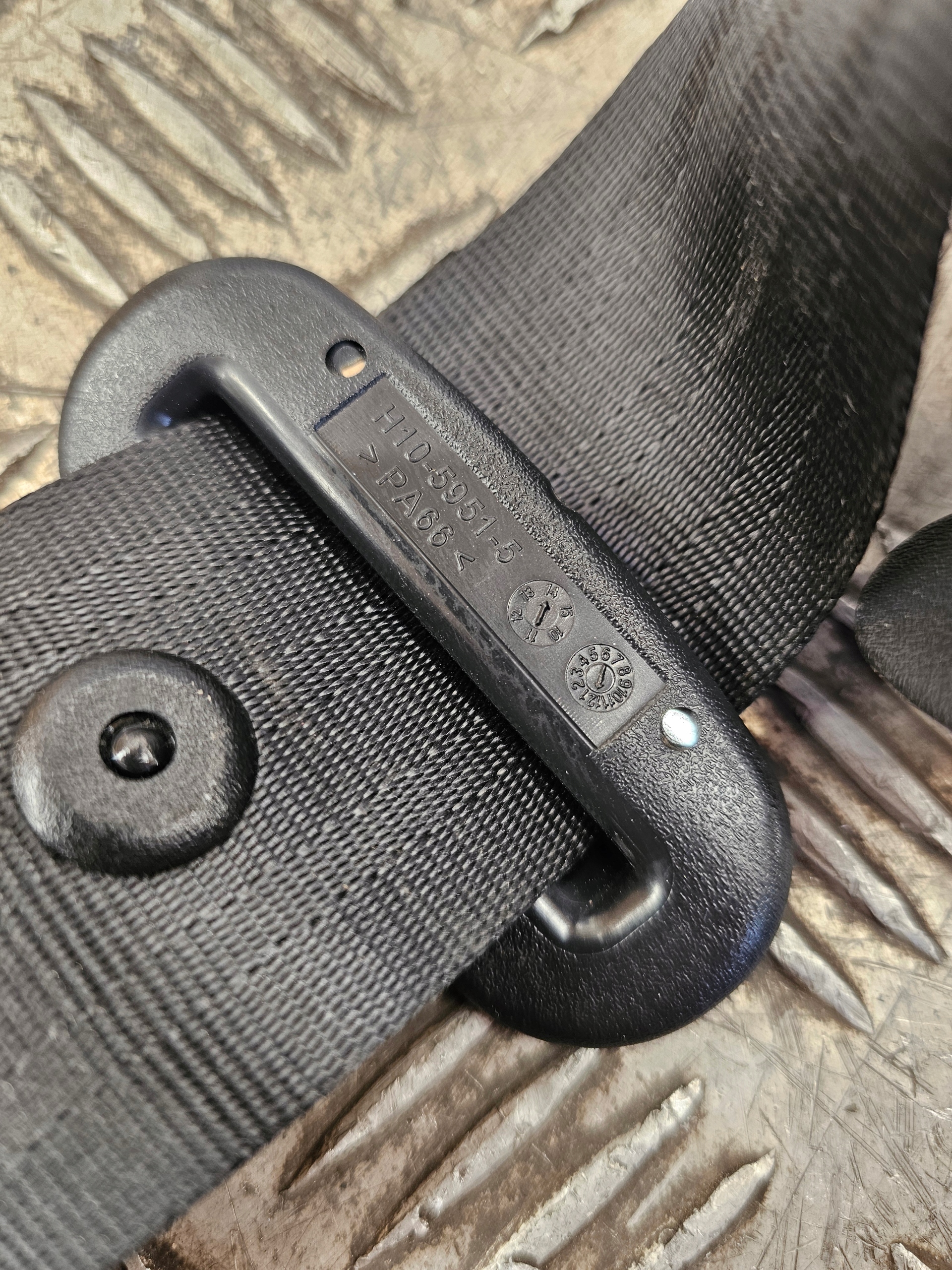 Gurten Sicherheits rechts heck HYUNDAI IX35 89820-2Y2009P