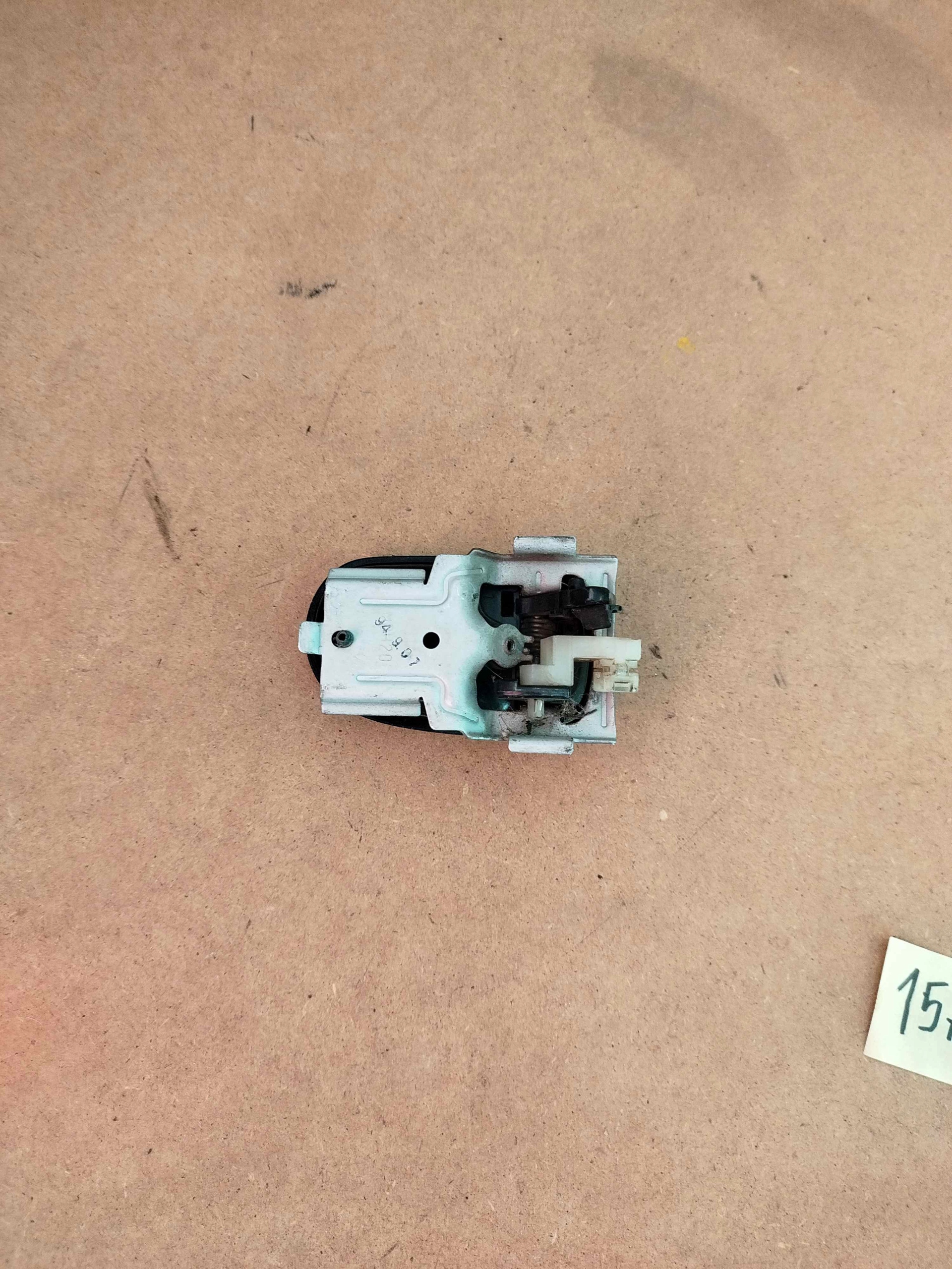 mazda 323F ручка двери внутренняя