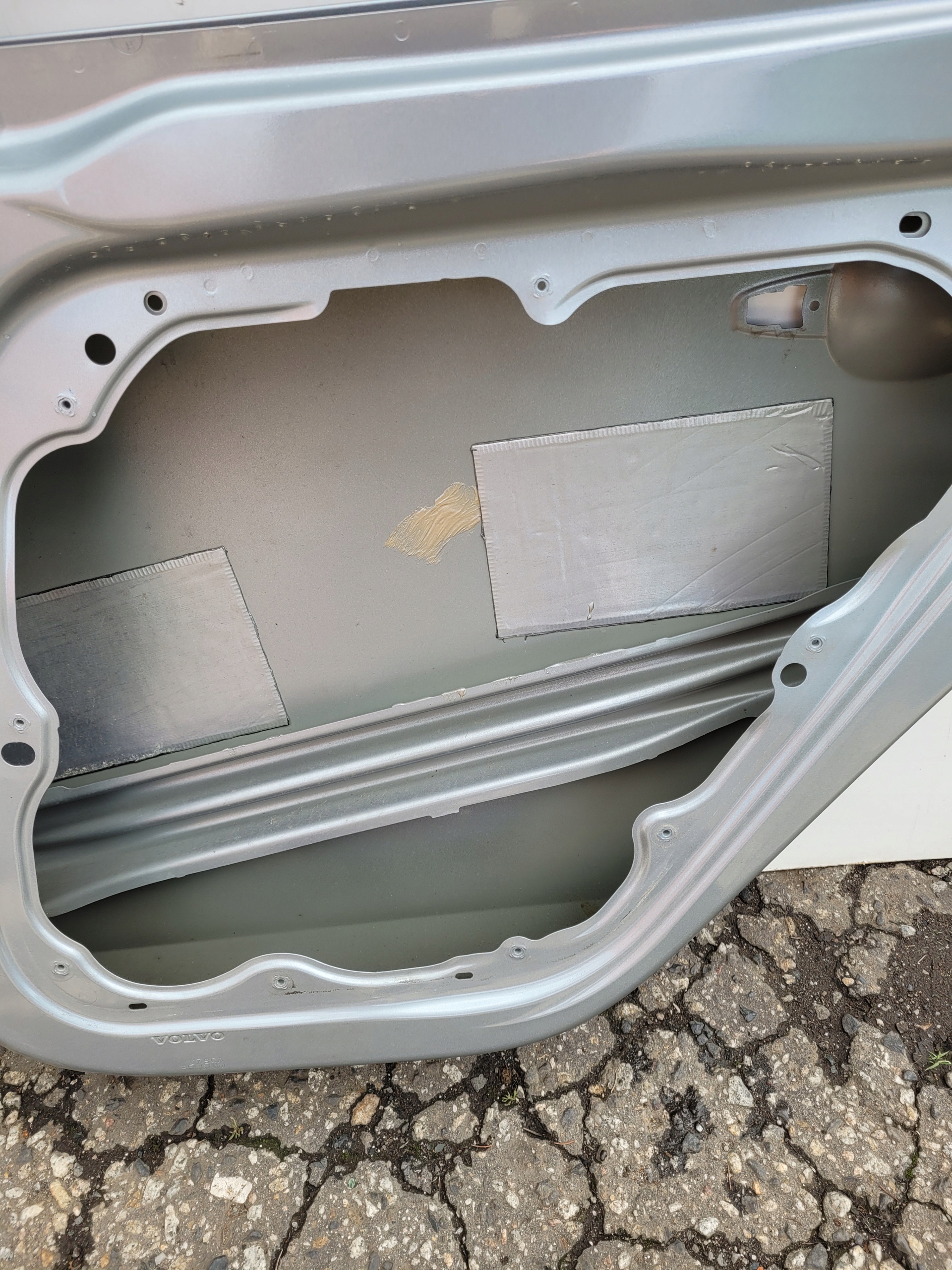 volvo V40 XC40 2012> дверь правая задняя oe
