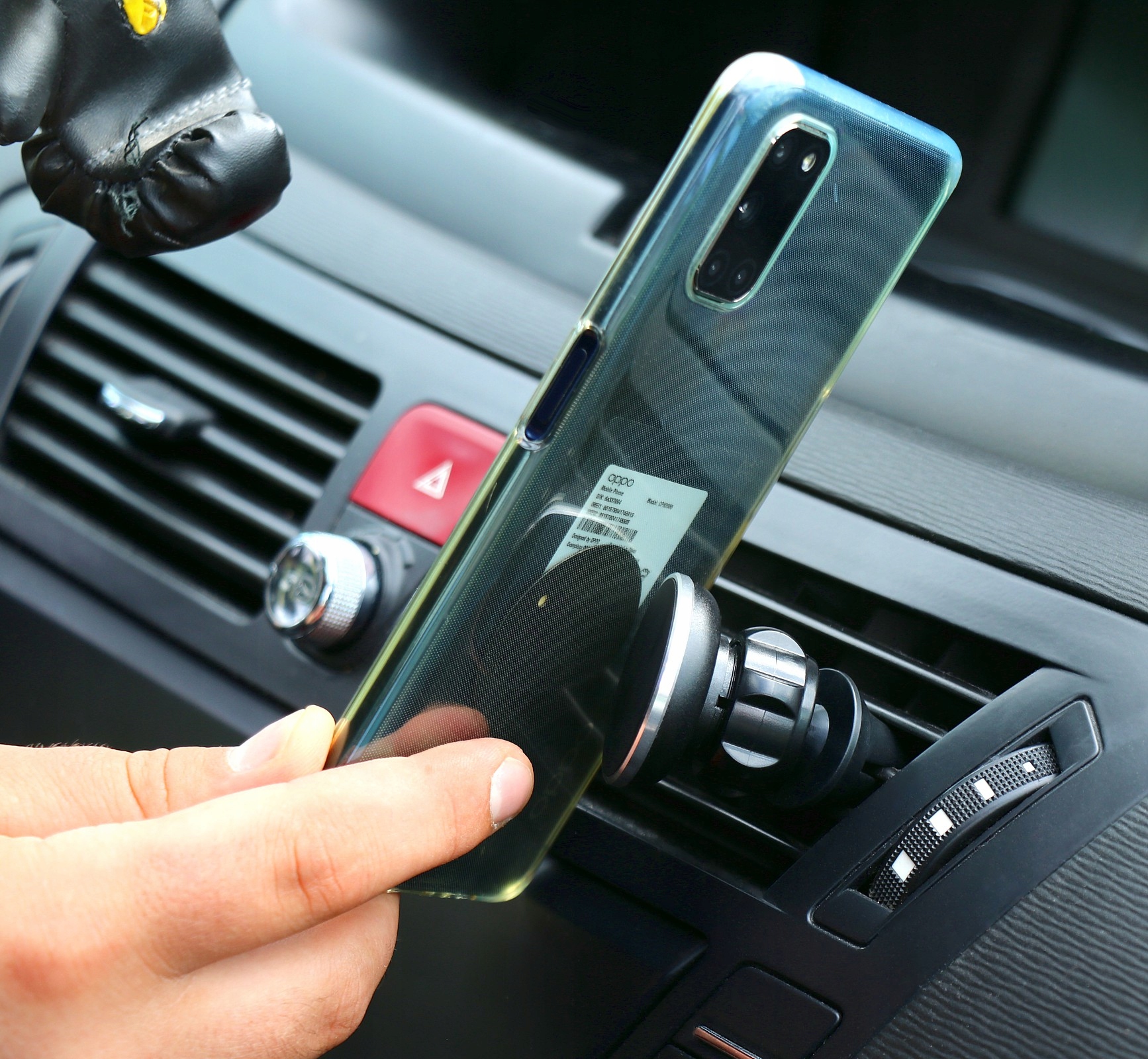 UCHWYT MAGNETYCZNY SAMOCHODOWY 360° KRATKĘ tel V9 Kod producenta 000