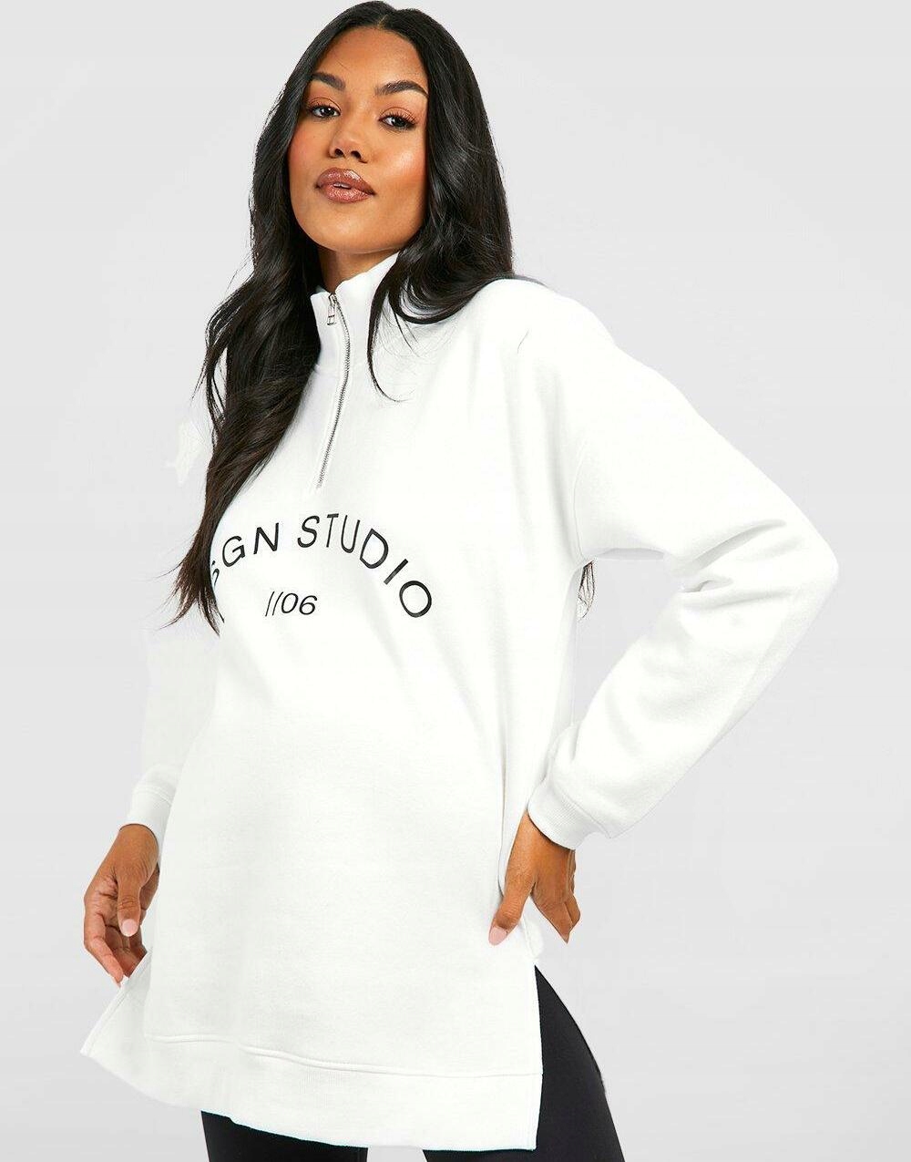 BIAŁA LUŹNA PROSTA KLASYCZNA BLUZA CZARNY WZÓR NADRUK NAPIS BOOHOO 42