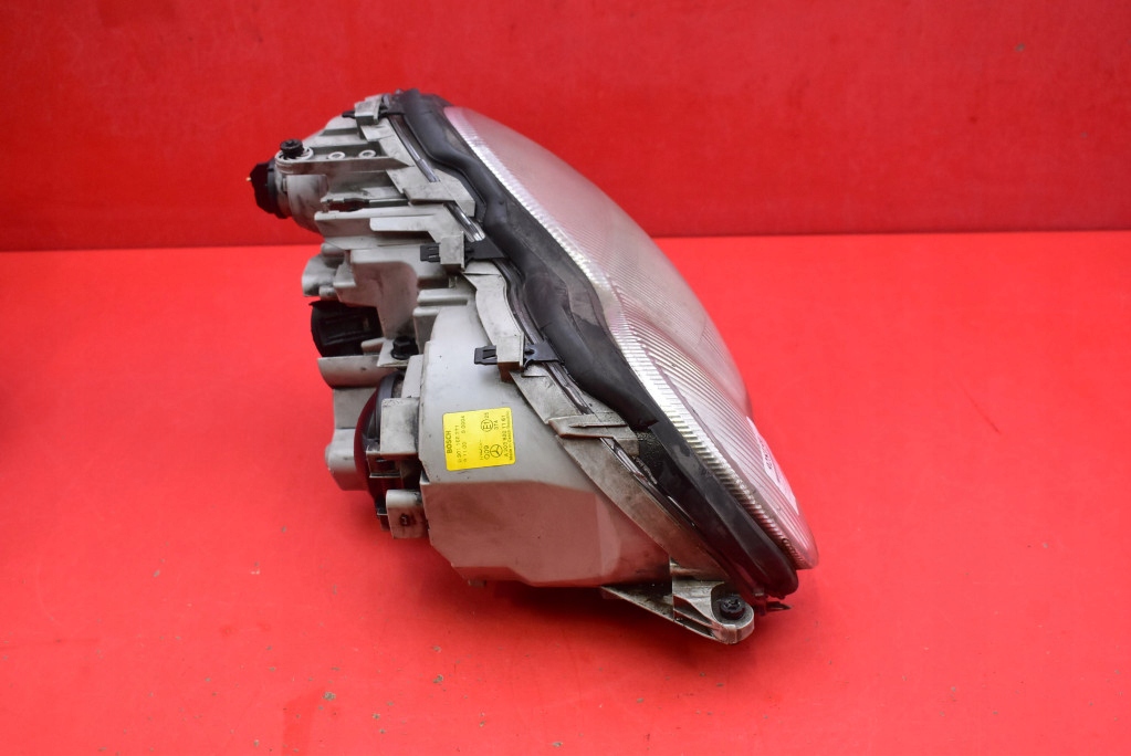 REFLEKTOR left light front XENON EU A2038201161 MERCEDES C-KLASA W203 00-04