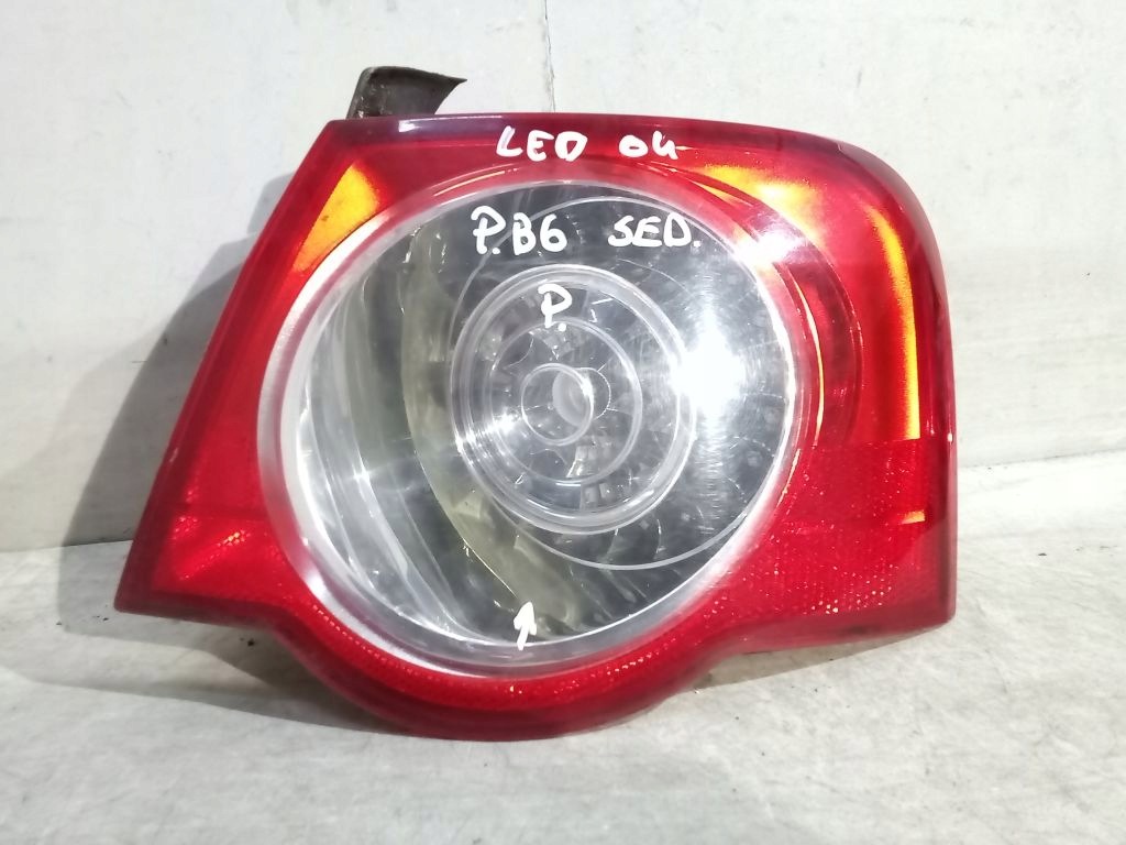 VW Passat B6 sedan light right rear part rear EU 3C5945096H