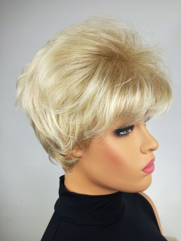 Paruka Mila mix blond Krátký módní účes-Nessaja wigs shop
