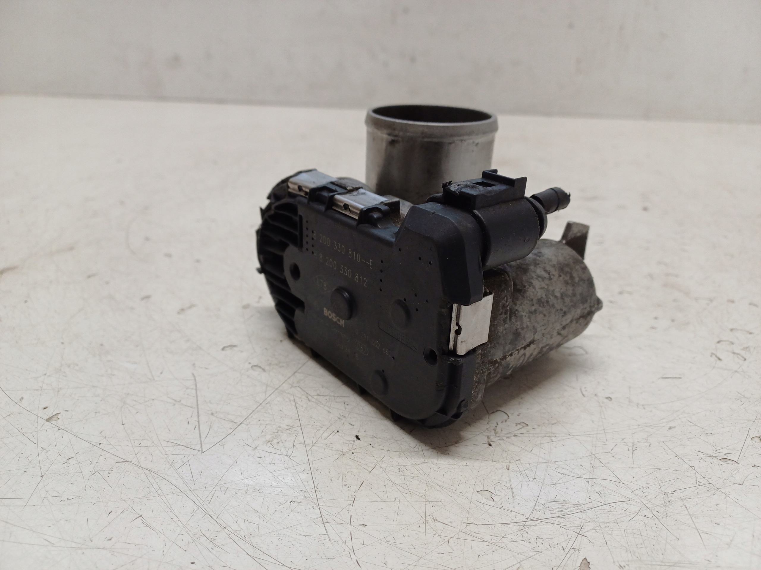 RENAULT KOLEOS 1 I 07- 2.0DCI PRZEPUSTNICA 8200330810