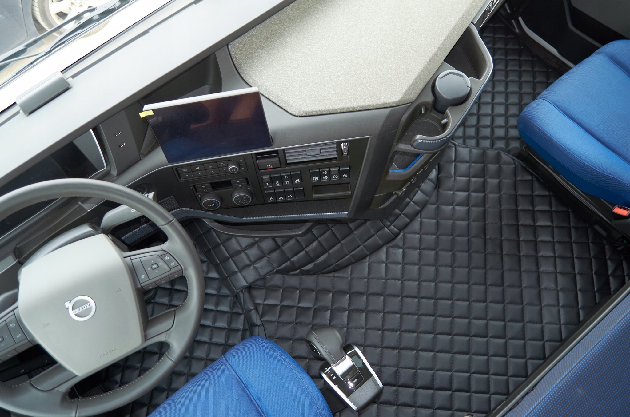 Стьобані килими зі штучної шкіри VOLVO fh5 після 2021 року