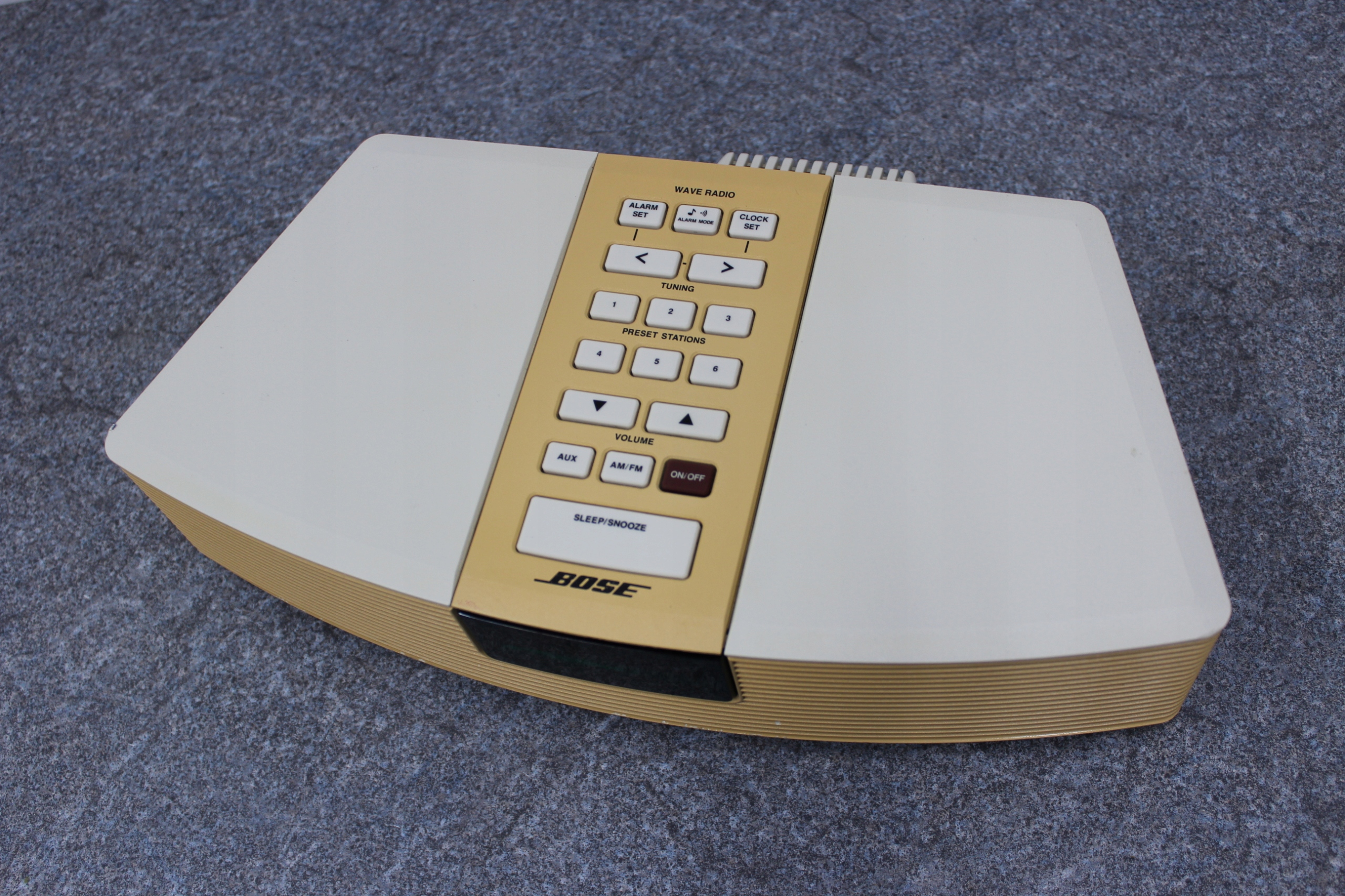 Bose Wave Radio AWR1-2W Radiobudzik Model AWR1-2W