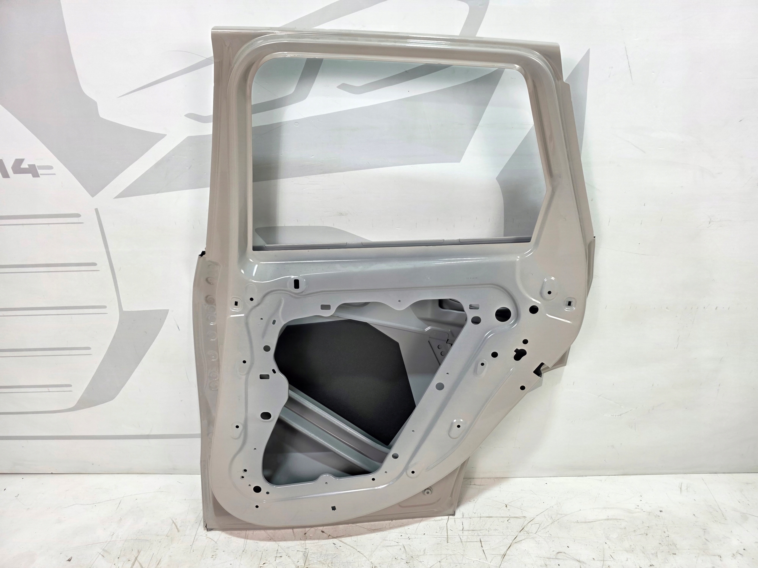 door right rear. BMW X1 U11