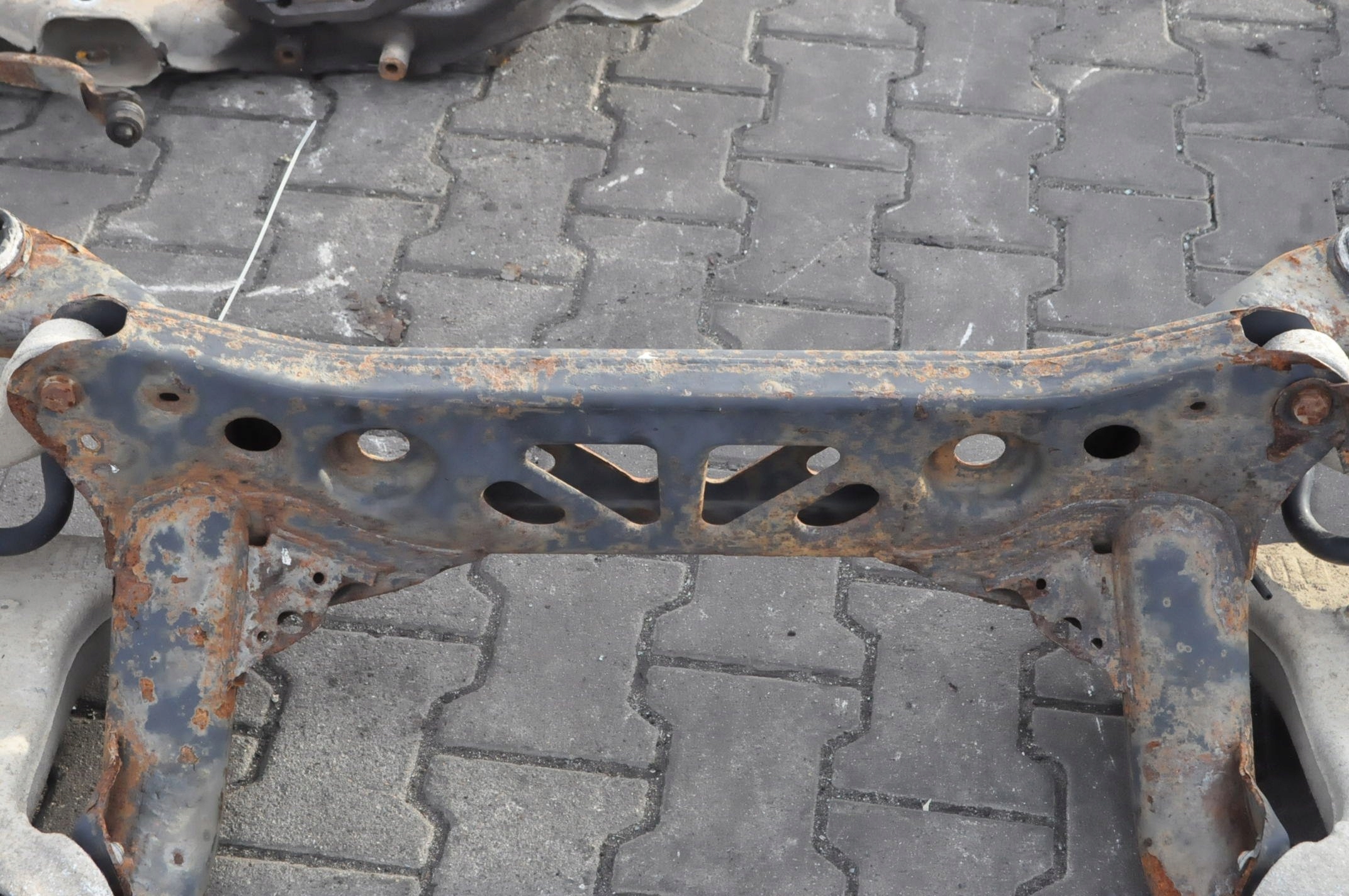 AUDI A6 C7 ZAWIESZENIE BELKA TYŁ 4G0505235P Typ samochodu Samochody osobowe