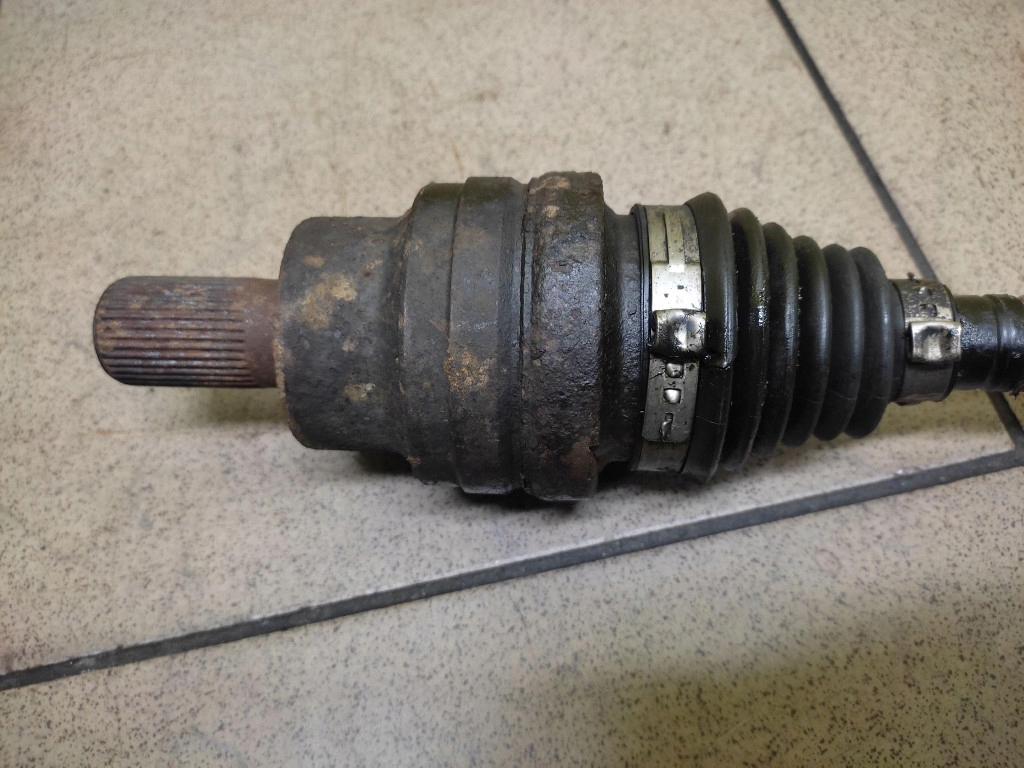 VOLVO XC90 2.9 semi-axis left rear part