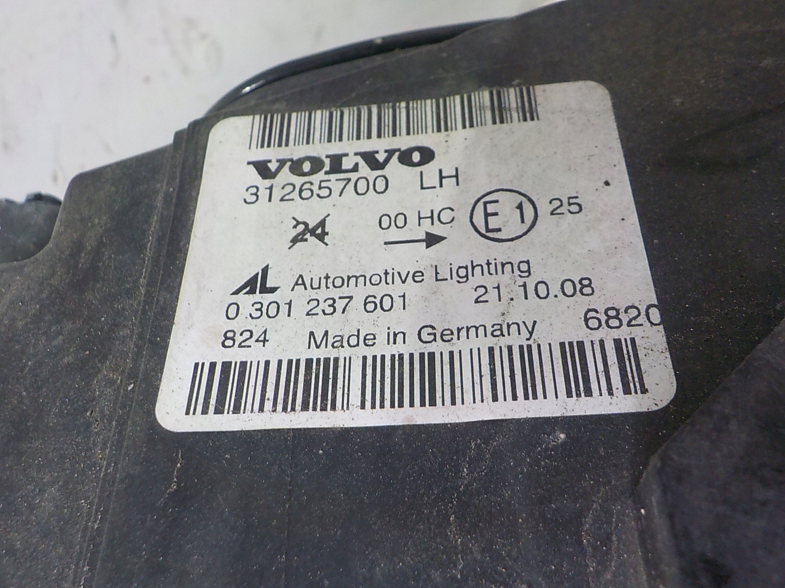 VOLVO V50 LIFT light left front front UK 31265700 LH