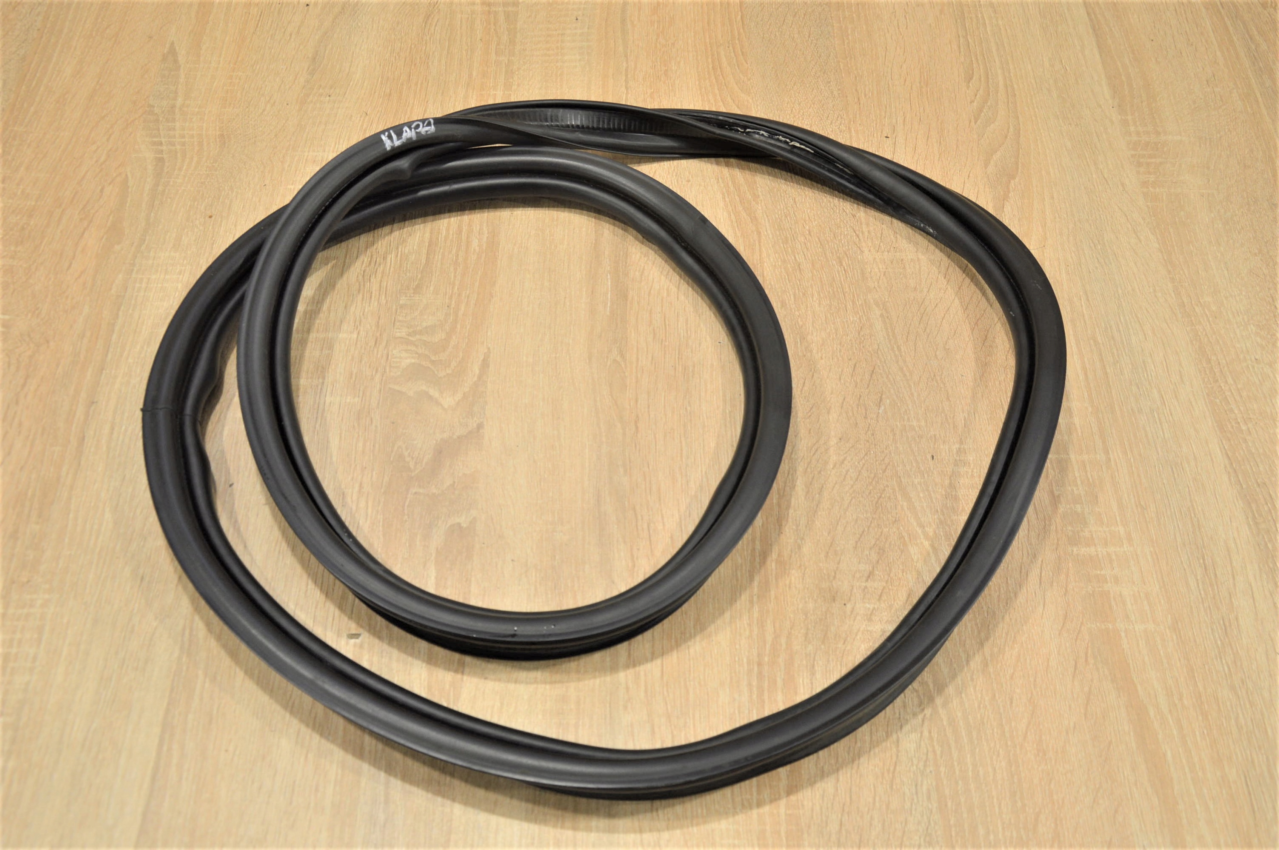 USZCZELKA KLAPY BAGAŻNIKA RENAULT LAGUNA III COUPE