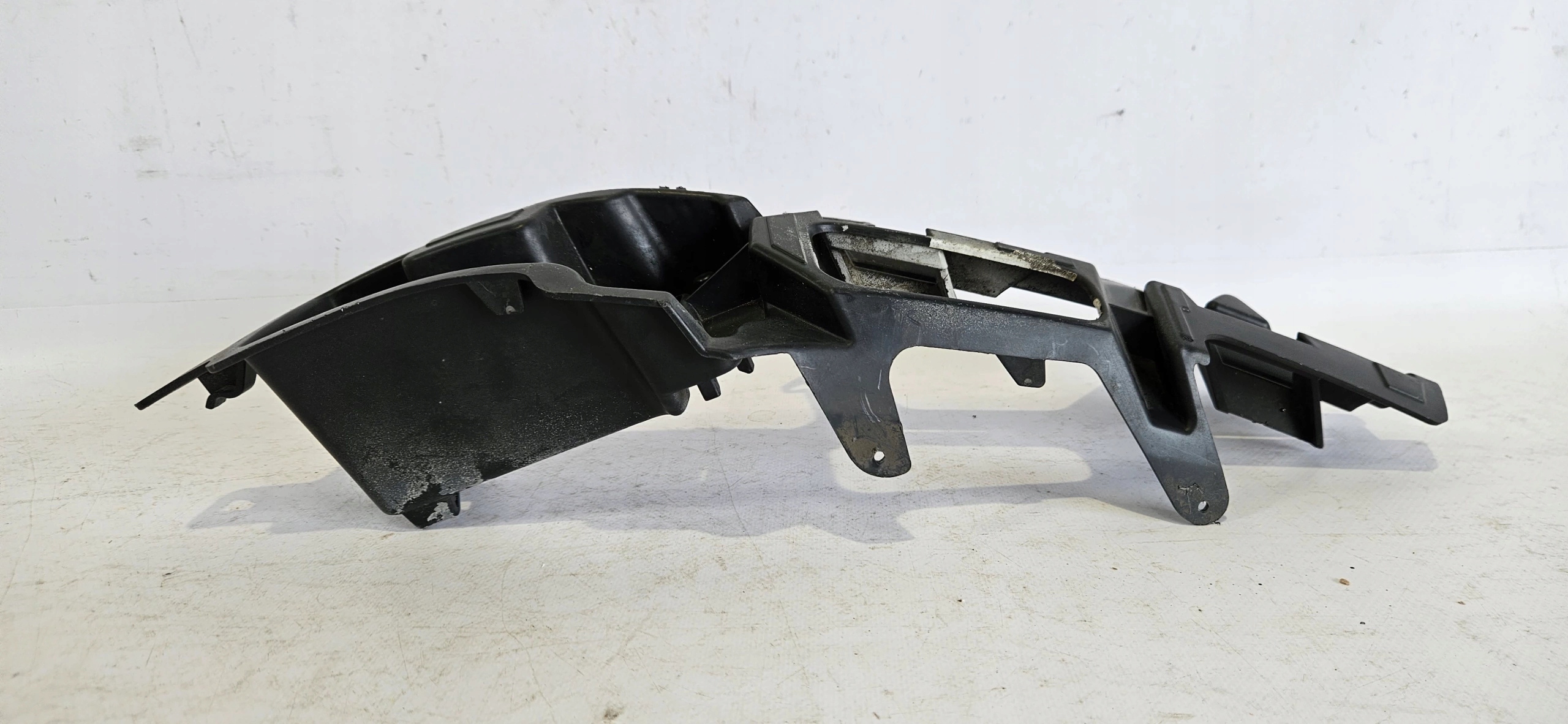 bumper bracket left front RENAULT LAGUNA III GT