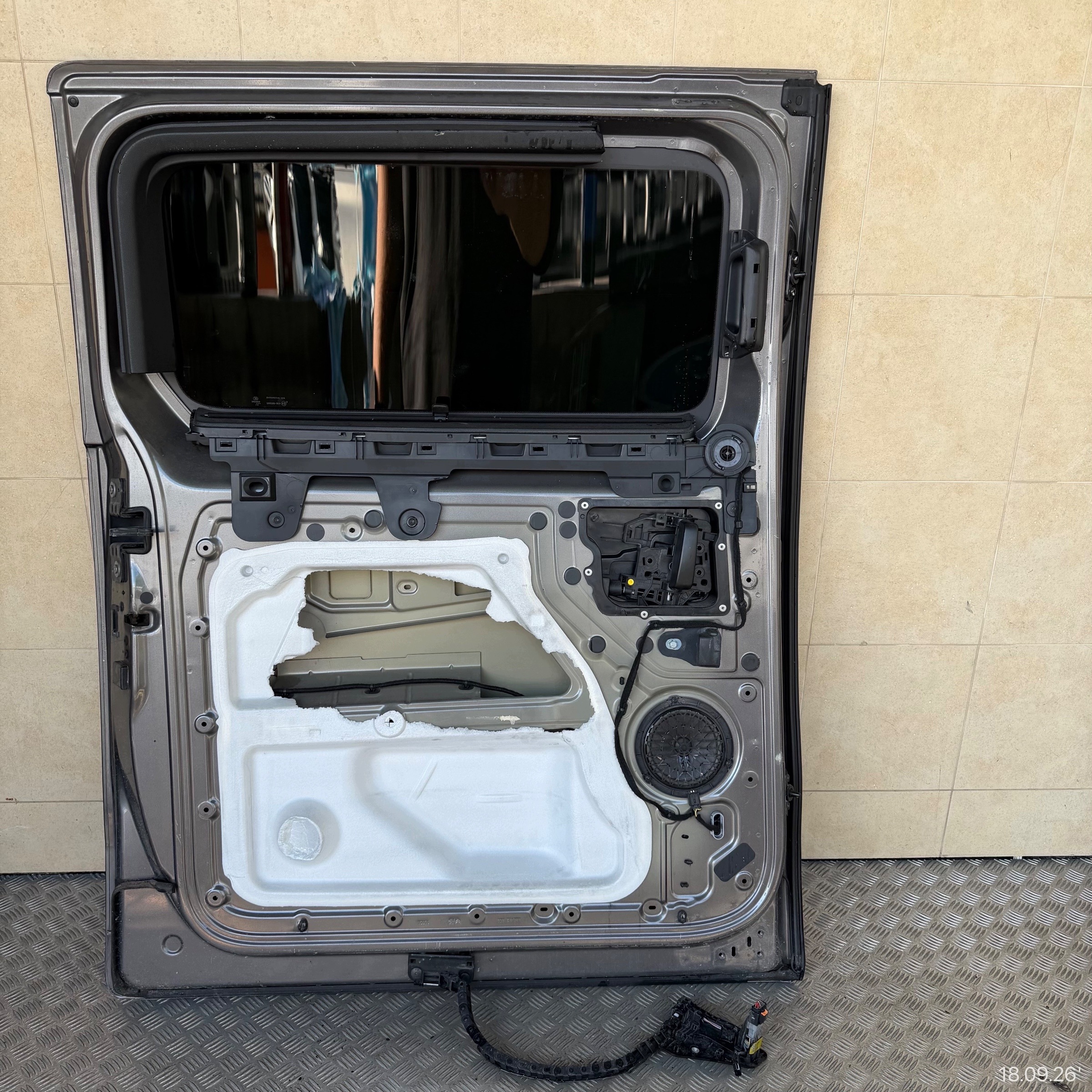 door complete rear. left side PEUGEOT TRAVELLER 2016 ROK