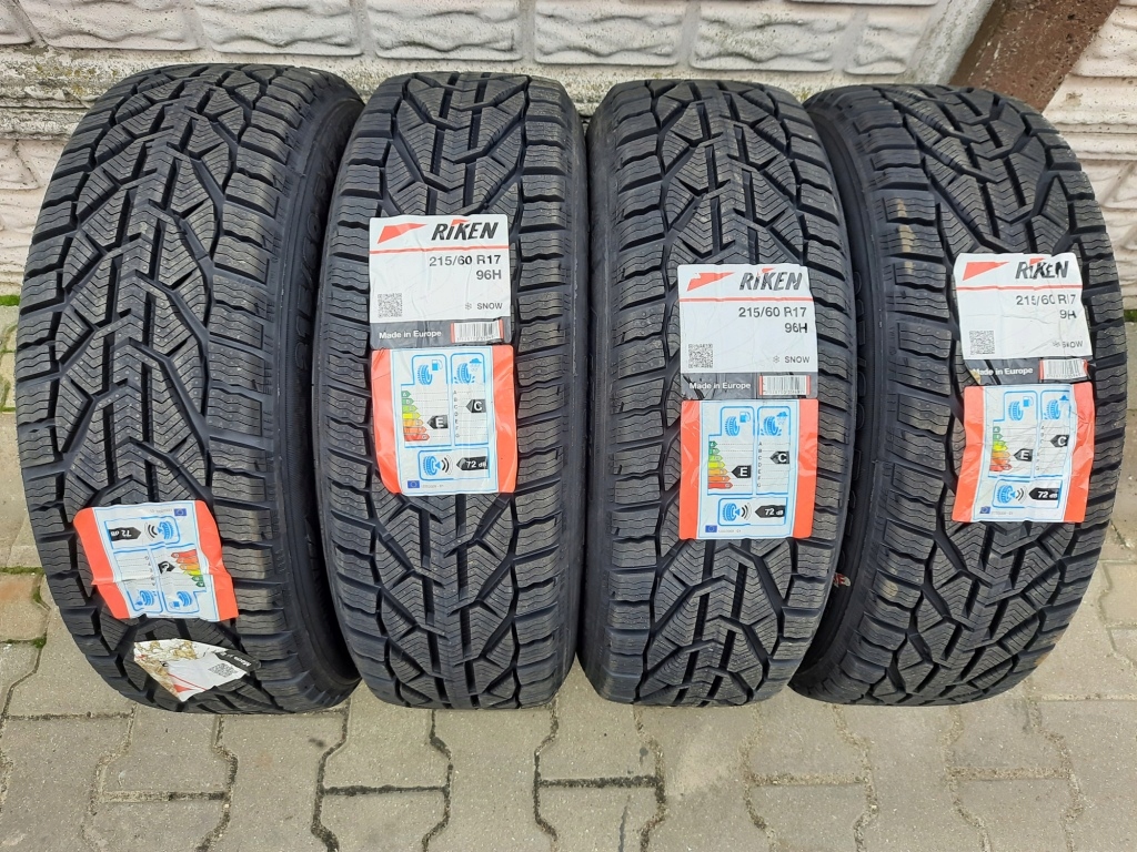 TOYOTA CHR CH R KOLA ZIMOWE 215 60R17 CZUJNIKI Offset ET 40