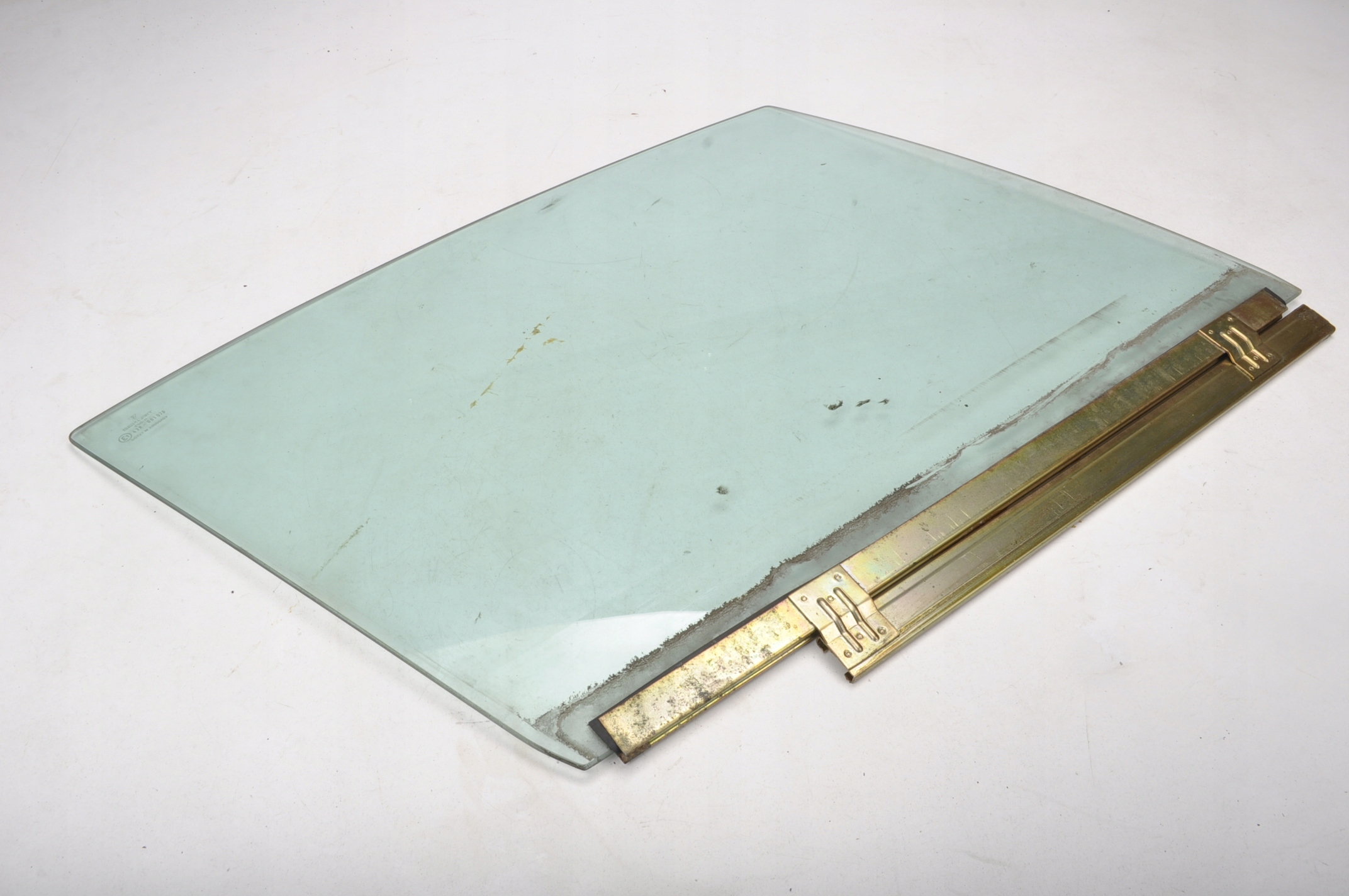 PORSCHE 911 II 930 СКЛО ПЕРЕДНЬОЇ ПРАВОЇ ДВЕРІ