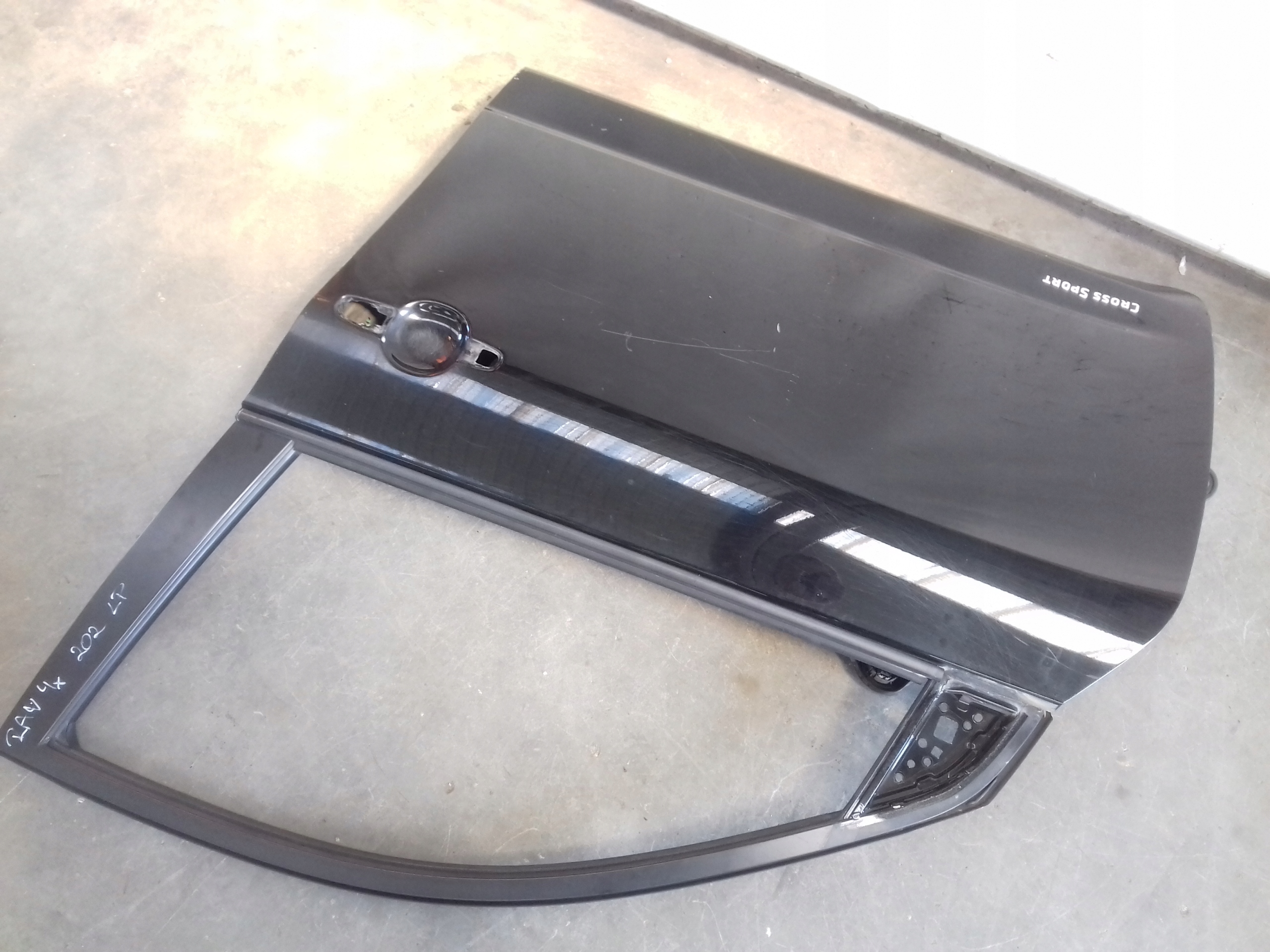 door left front 202 Toyota RAV4