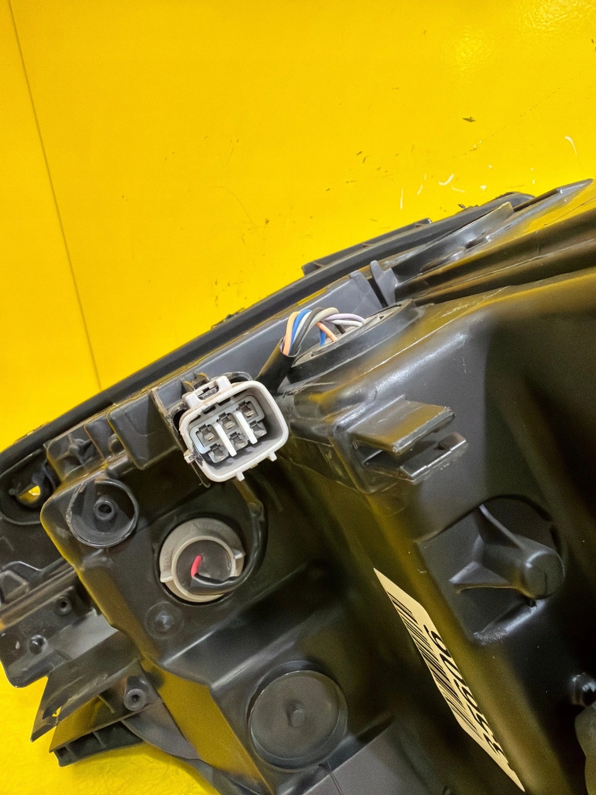 light left Toyota Yaris III Lift 2017-2020 lens Led