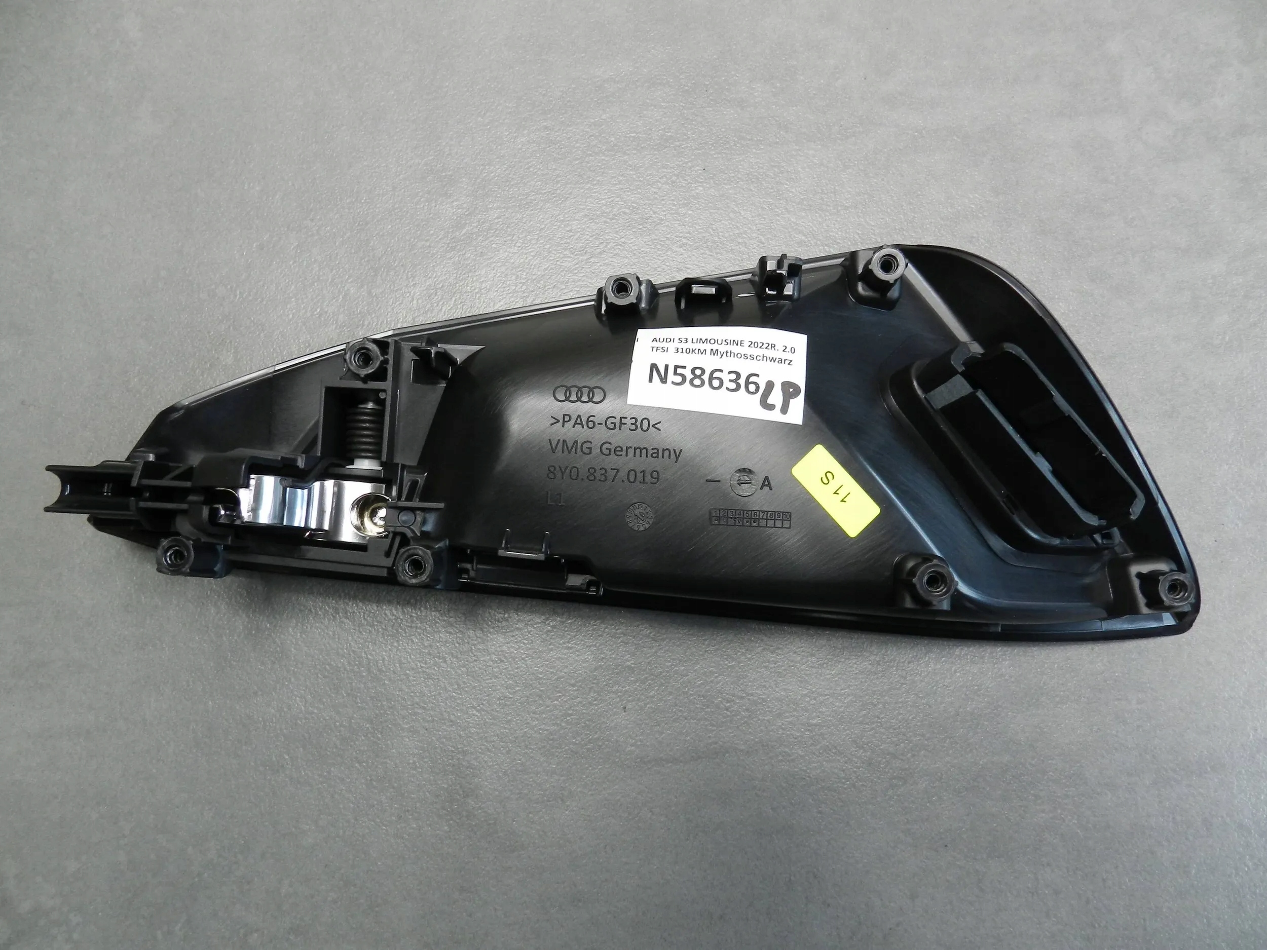 Audi S3 A3 8Y handle WEW left front 8Y0837019