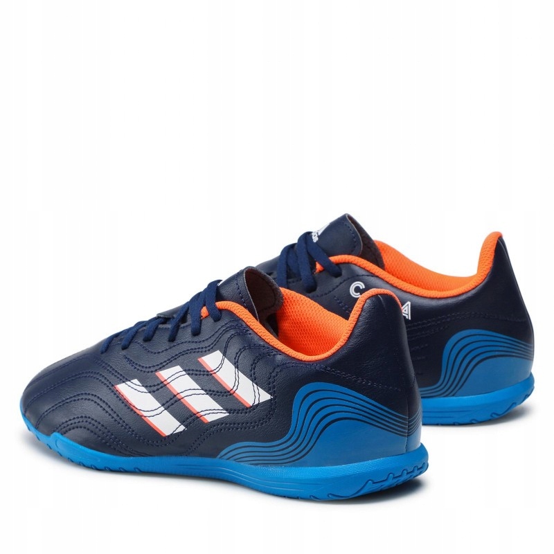 Buty piłkarskie halówki Adidas GW7386 Roz 44 Marka adidas