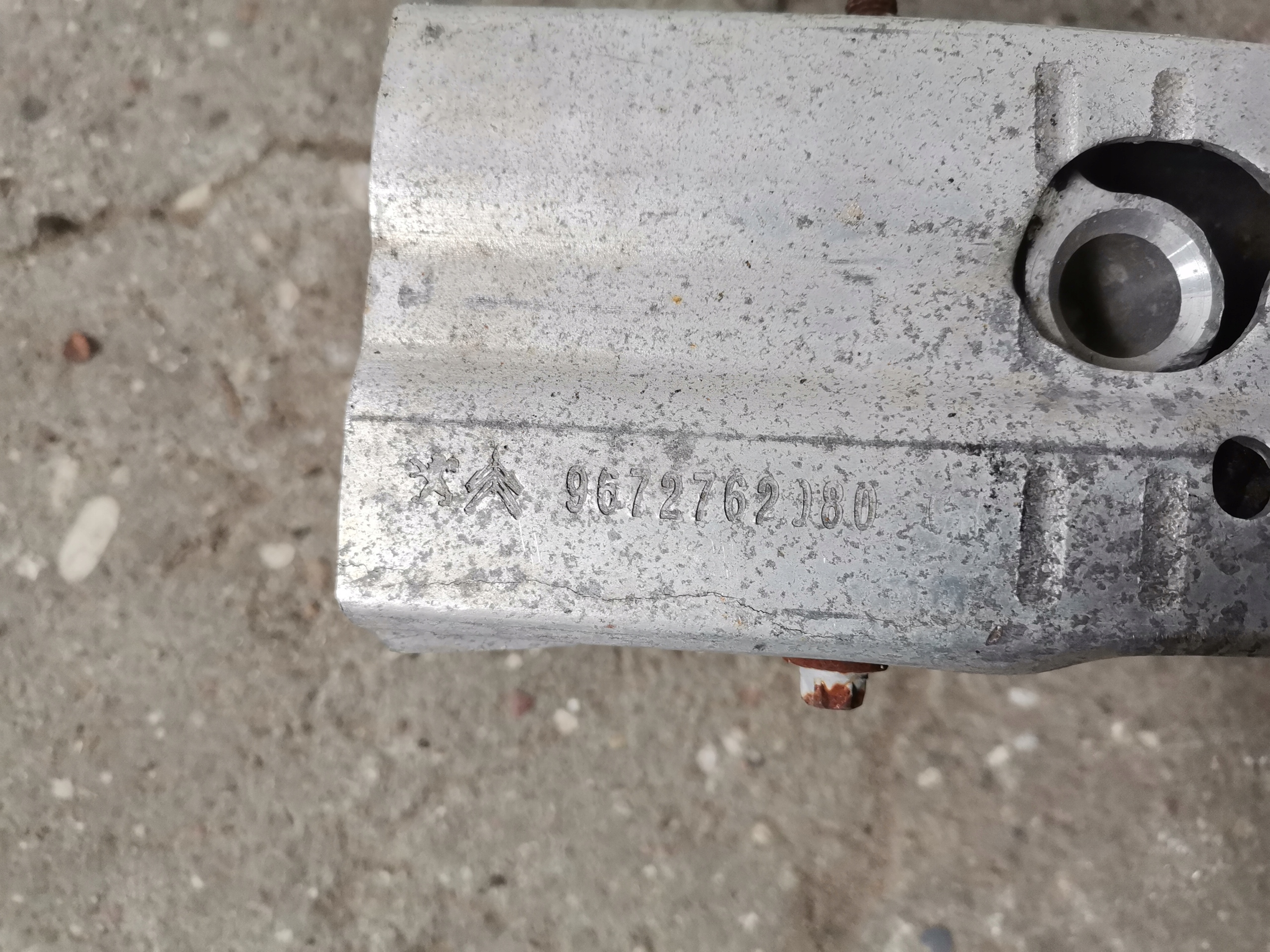 CITROEN C4 II B7 TRAVERSA paraurti Anteriore 9672762080 10-2018