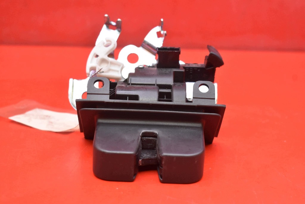 lock bonnet rear part boot 8R0827505A SKODA RAPID SPACEBACK KOMBI 12-17