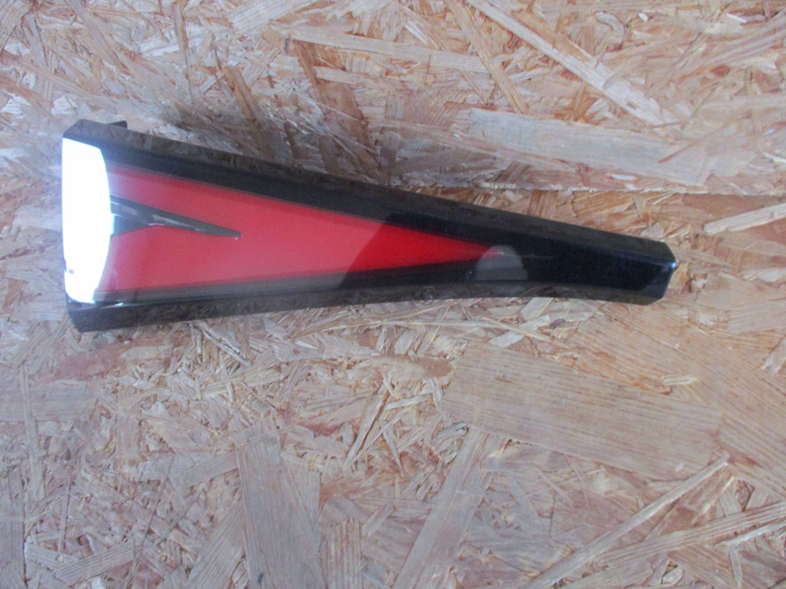 LAMPA TYŁ TYLNA LEWA W KLAPE KIA SPORTAGE V 5 Producent części Kia OE