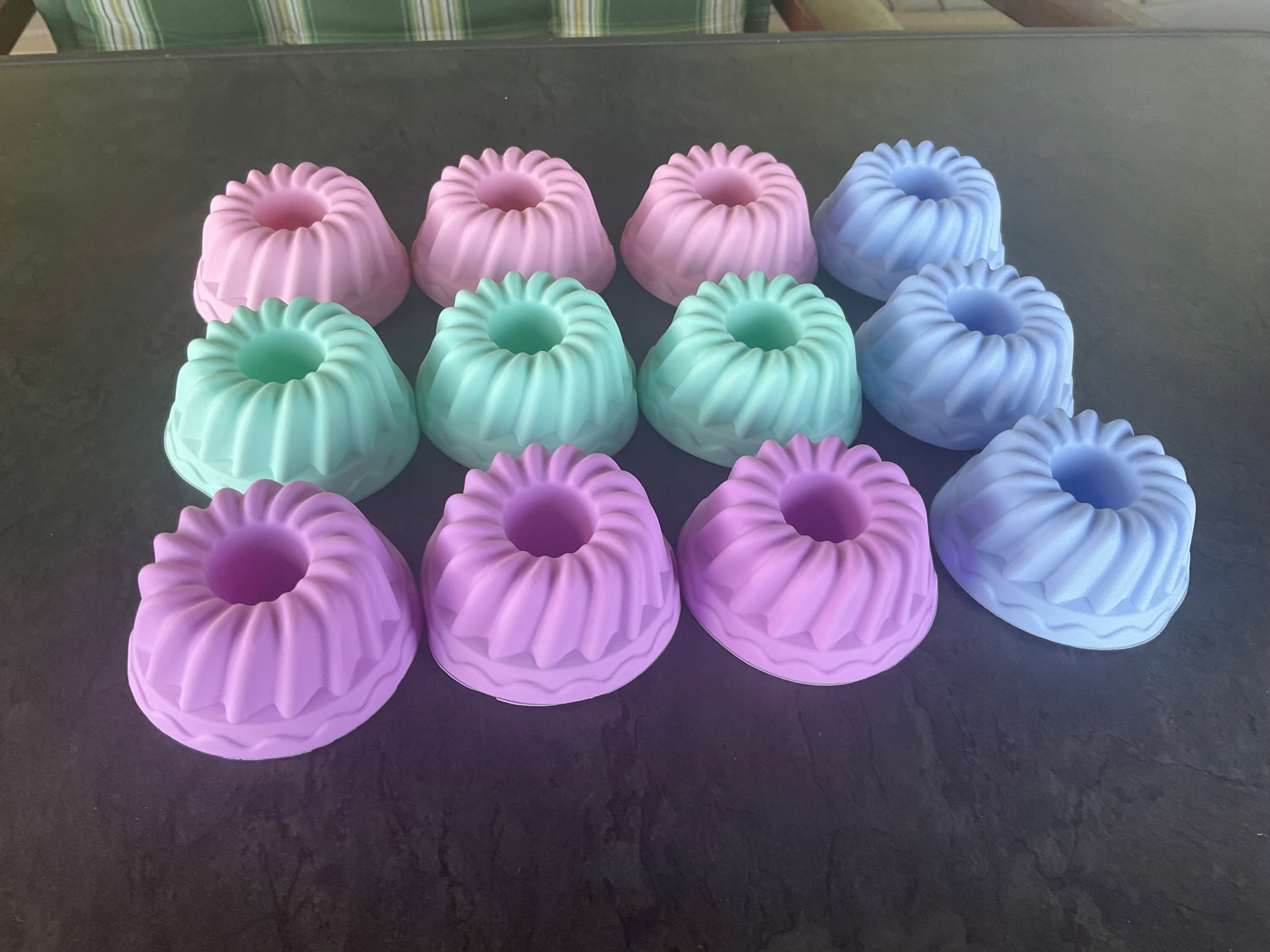 FOREMKI do muffinek CIASTEK BABECZEK SILIKONOWE 12szt BABKA Z TULEJĄ śr 6cm Stan opakowania oryginalne