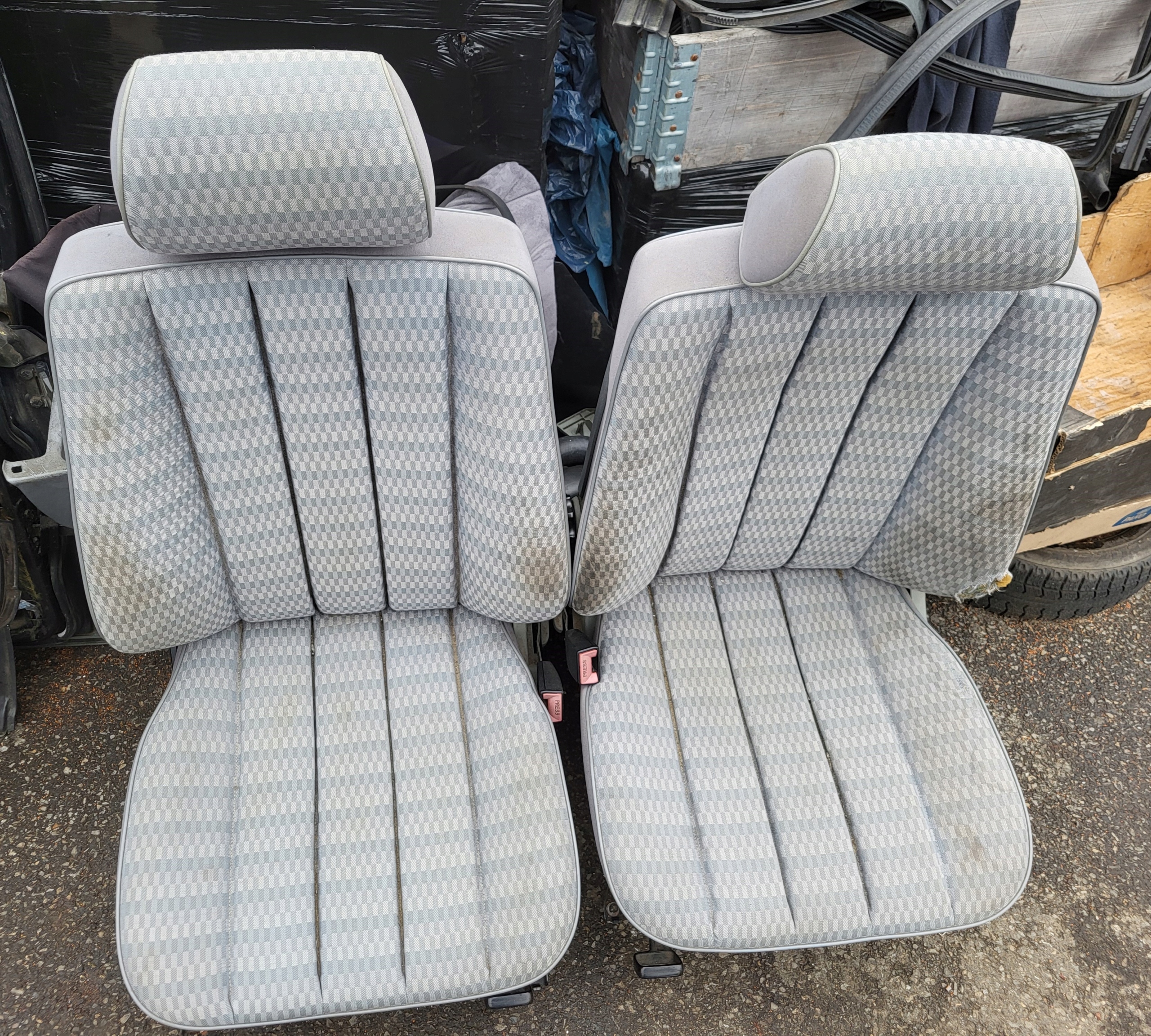 Siège Avant Fixation arbre ceintures sécurité MERCEDES 190 W201 OE