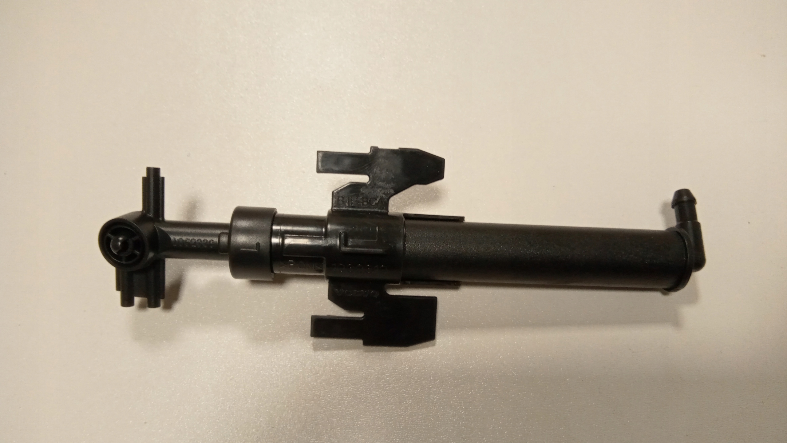 SPRYSKIWACZ LAMPY LEWY PRZÓD VOLVO XC40 Numer katalogowy części 1052338