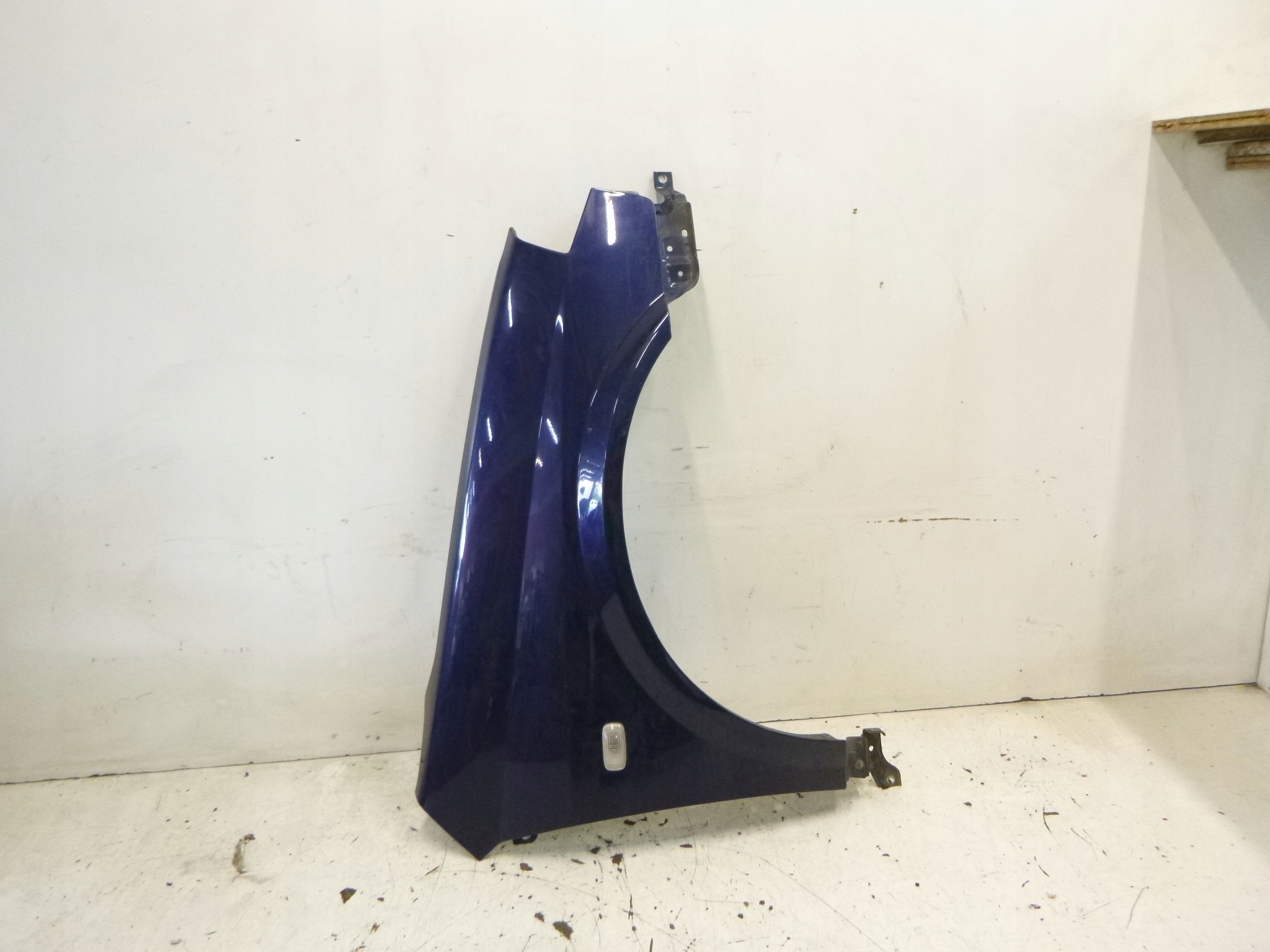 PARAFANGO DESTRA NISSAN PRIMERA P12 BW9 2005R.