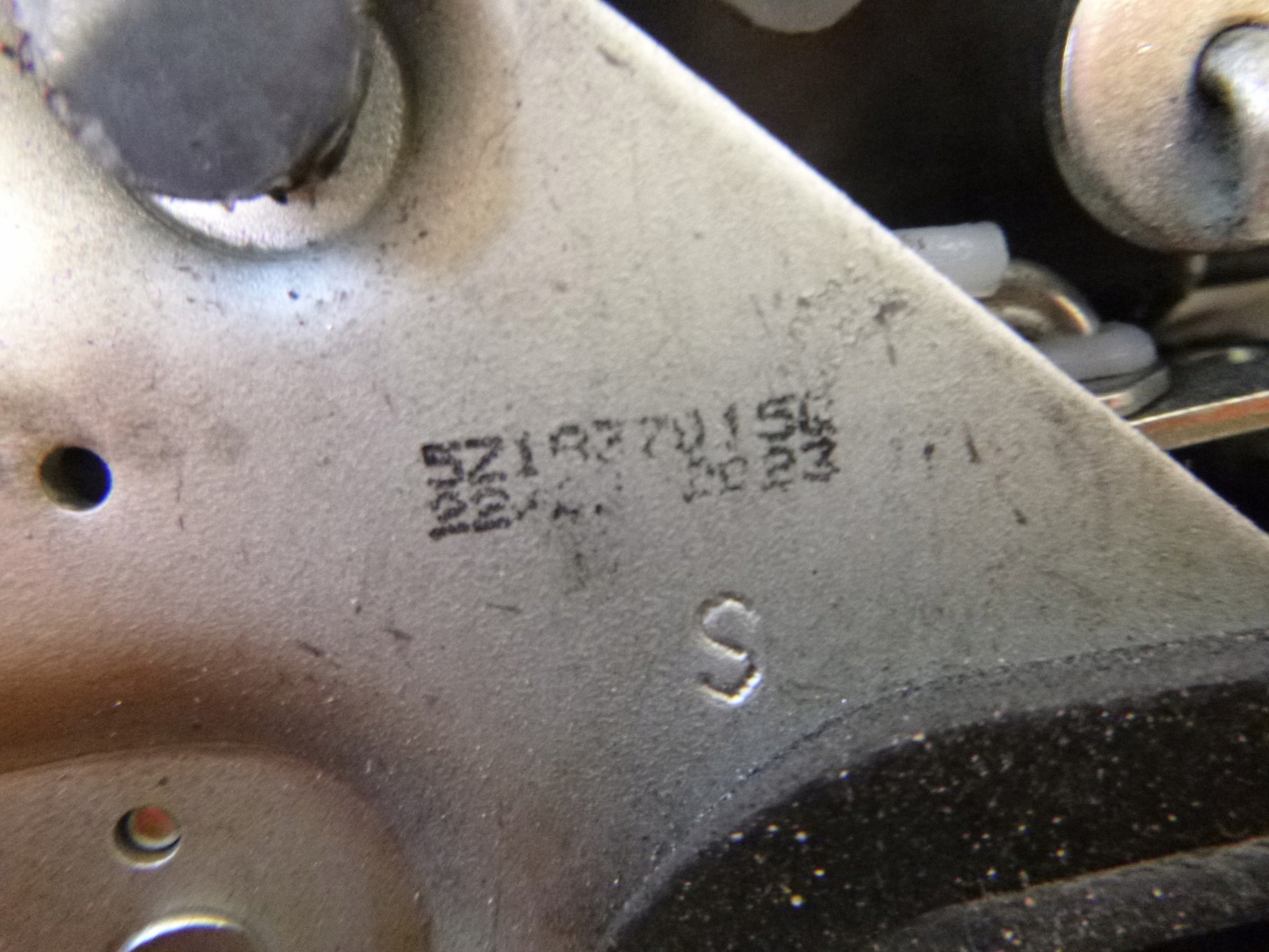 lock front left Volkswagen Fox 2010r. 5Z1837015Q
