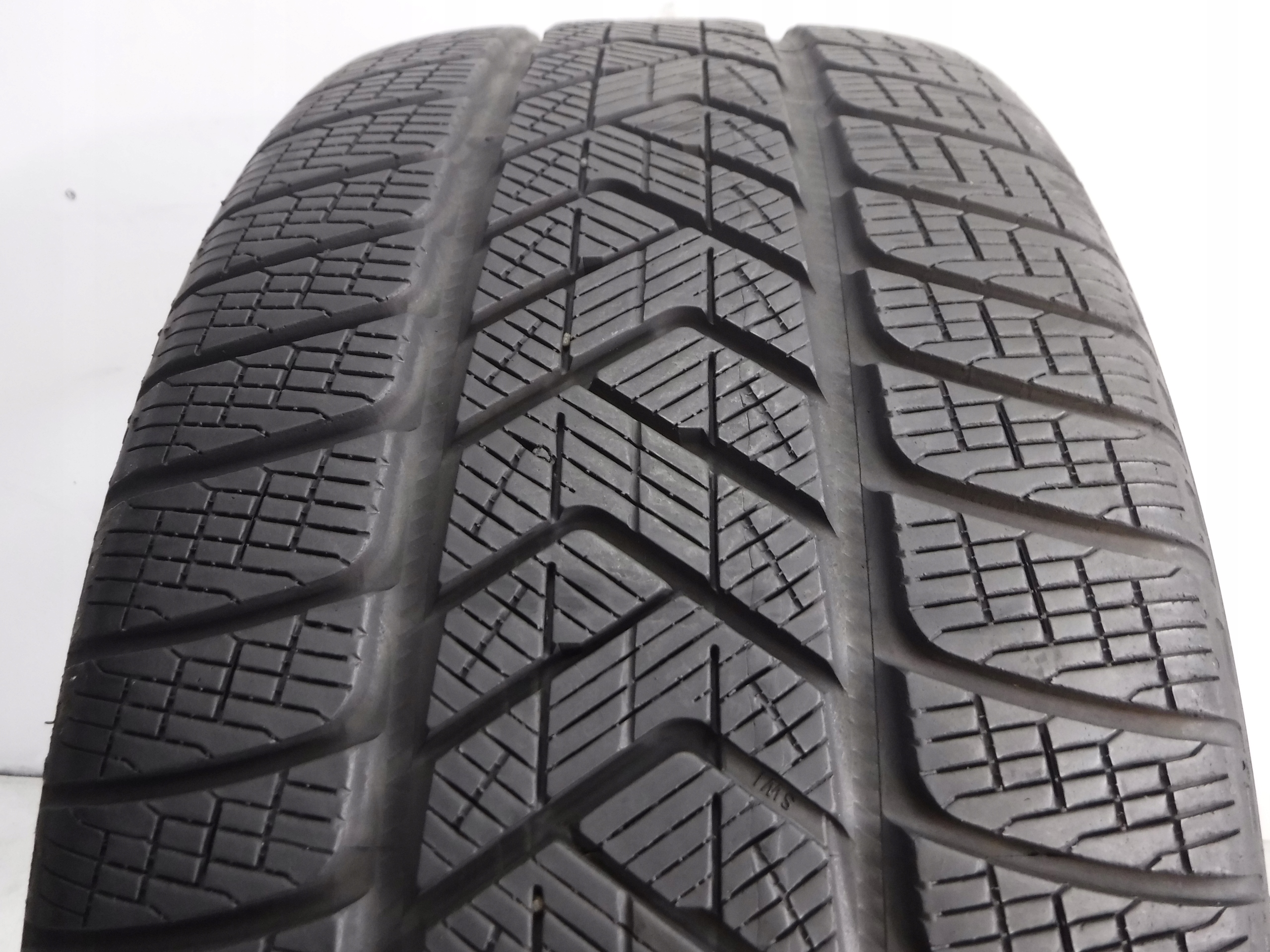 OPONA PIRELLI SCORPION WINTER 255/50/19 103H MO Profil opony 50