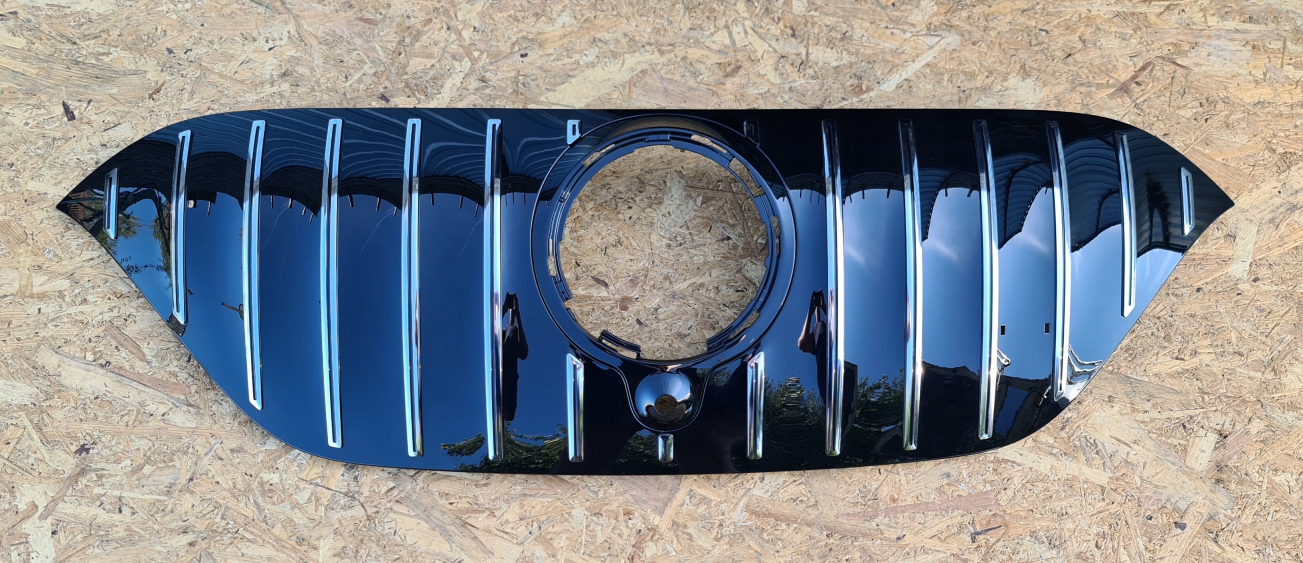 MERCEDES EQE W294 GRILL ATRAPA