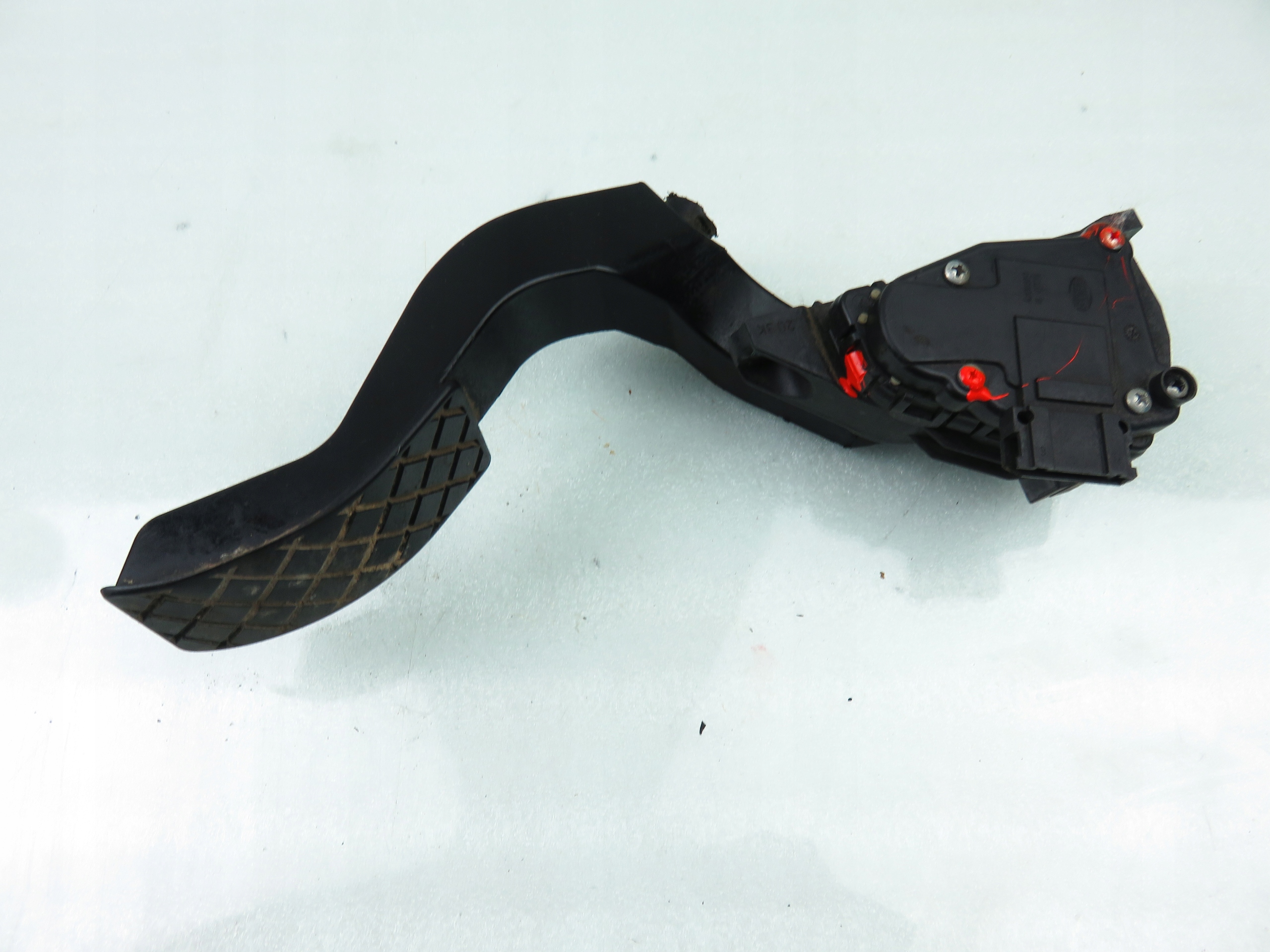 POTENCJOMETR GAZU VW PASSAT B5 1.9 TDI