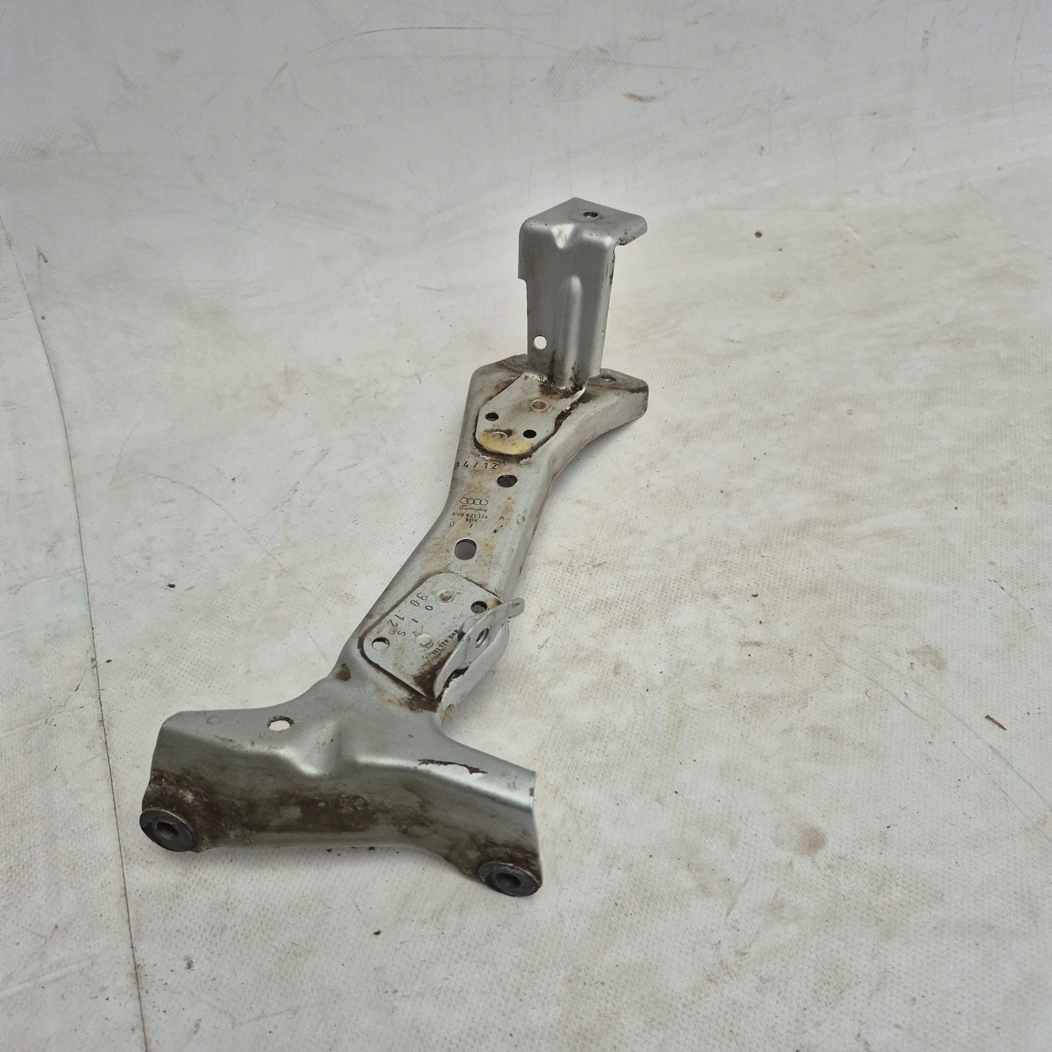 AUDI A3 III 3 8V 13-20 Poignée Support plaque Console Aile Droite Avant