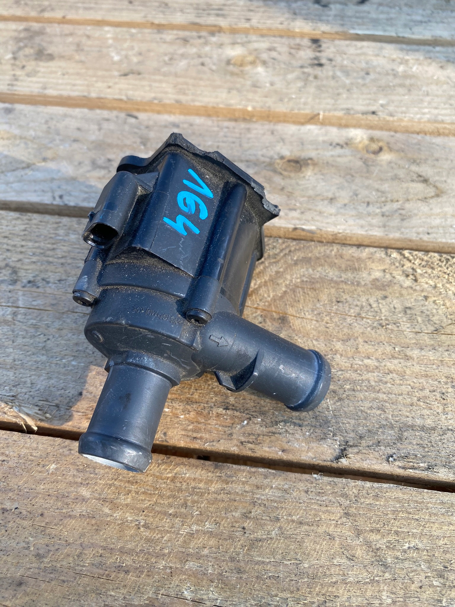 water pump A4 B8 A5 LIFT 8K0819147A