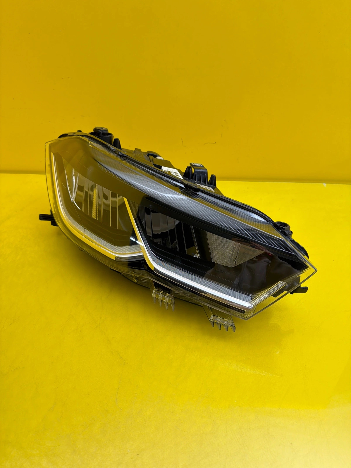 light right VW Polo VI 2G1 2017- normal 2G1941006D