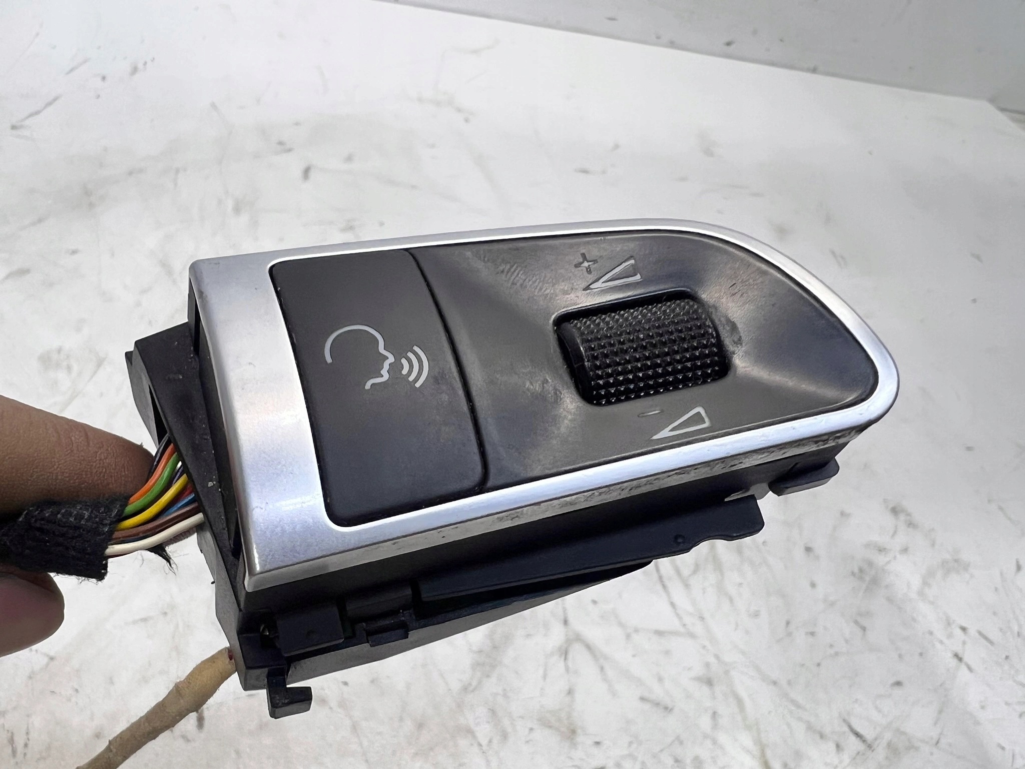 GUZIK GUZIKI MULTIFUNKCJI CHROM AUDI A3 A4 A6 A8 4E0951527AJ 4E0951527AH