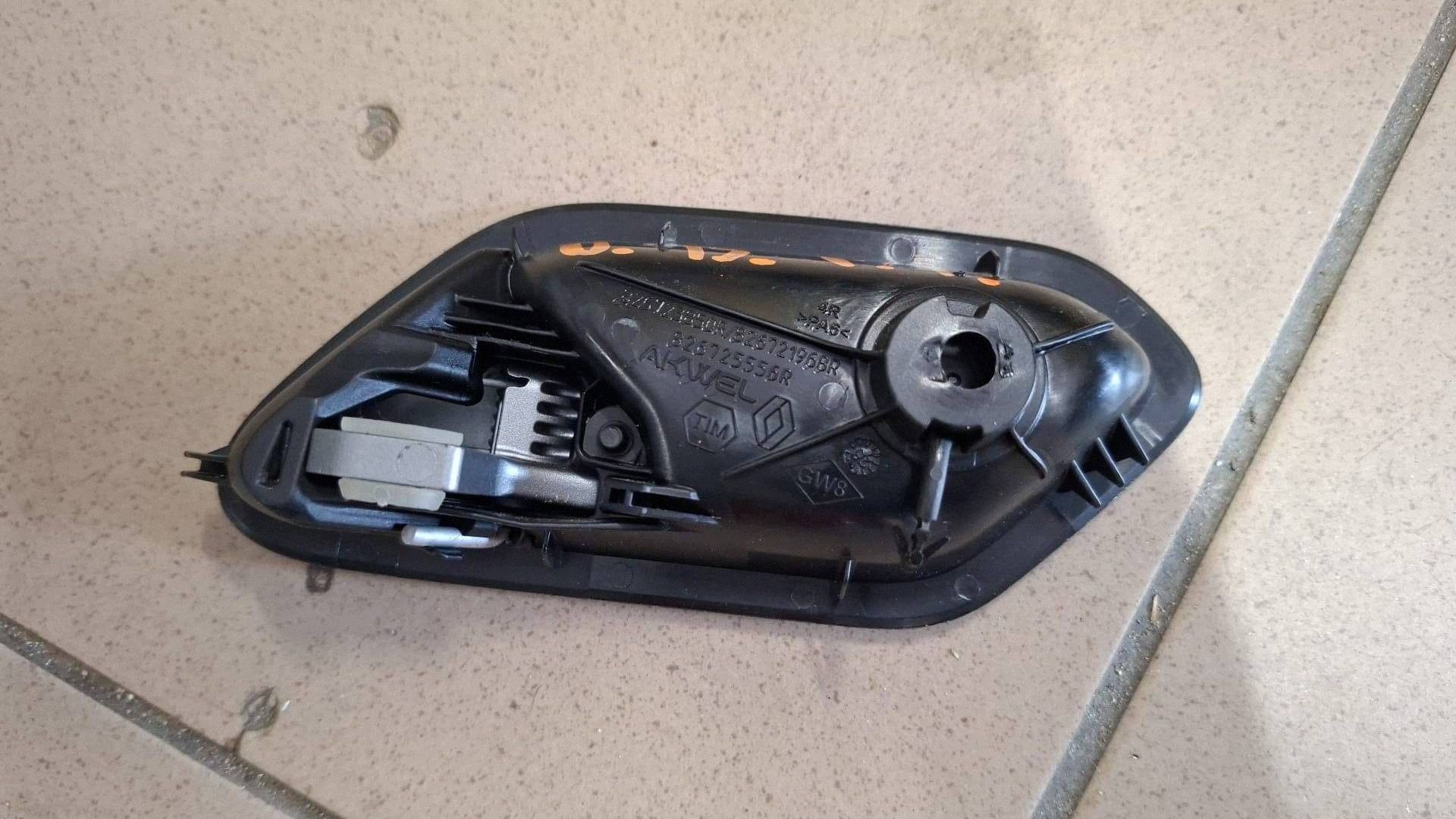 handle inner front / rear part left side Dacia Bigster R1310 826725556R
