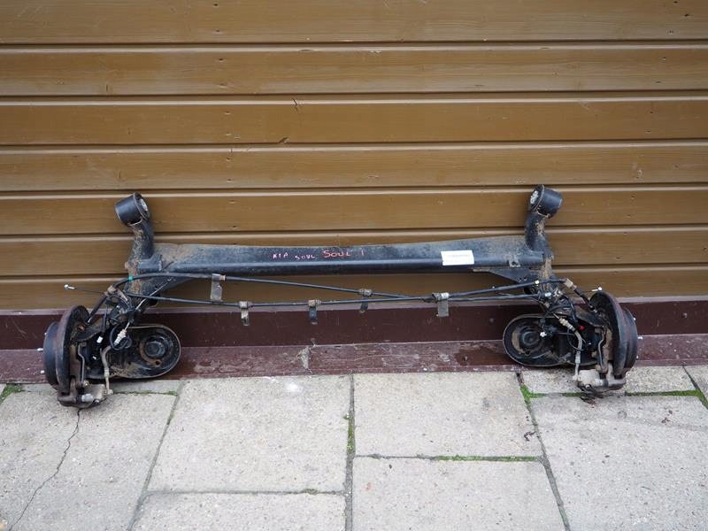 OŚ BELKA TYLNA TARCZE KIA SOUL I