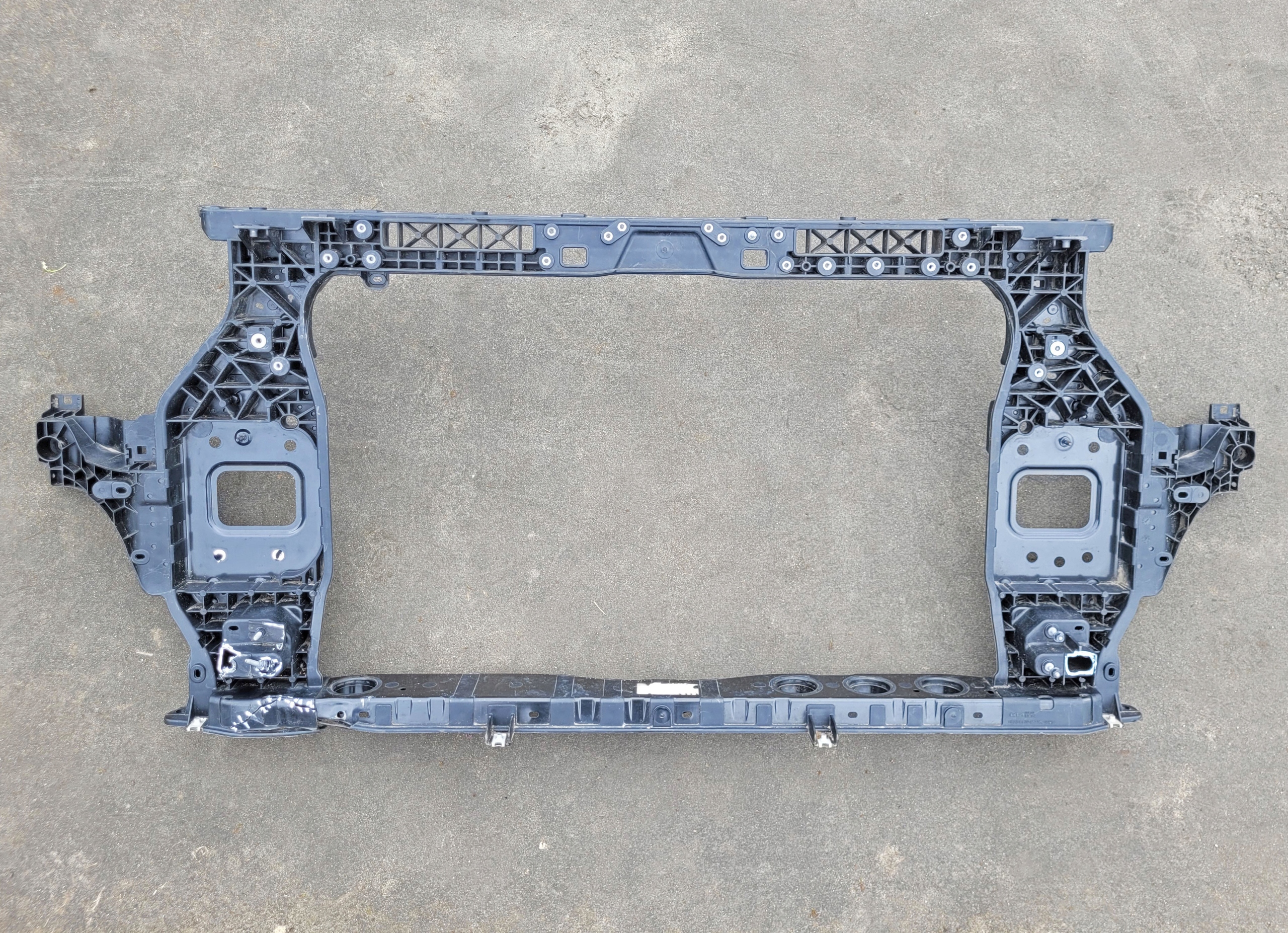 PAS PRZEDNI / WZMOCNIENIE KIA SPORTAGE 5 V 2021-