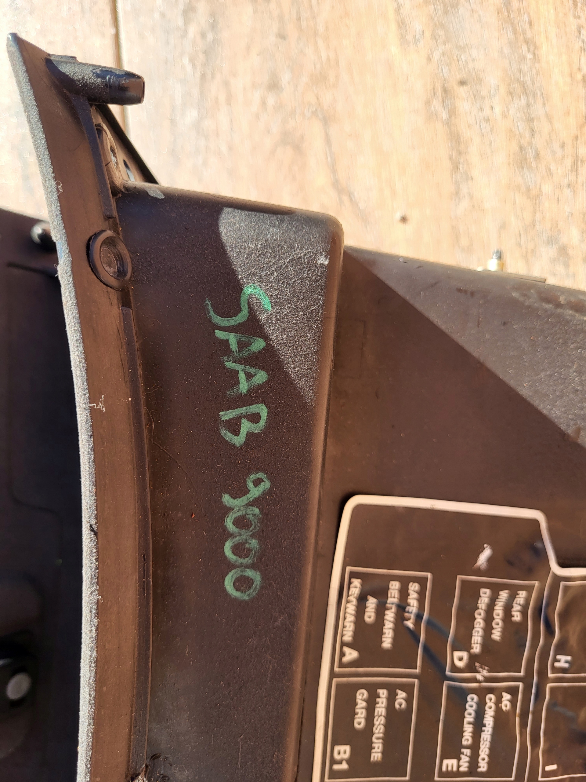 SAAB 9000 бардачок пассажира