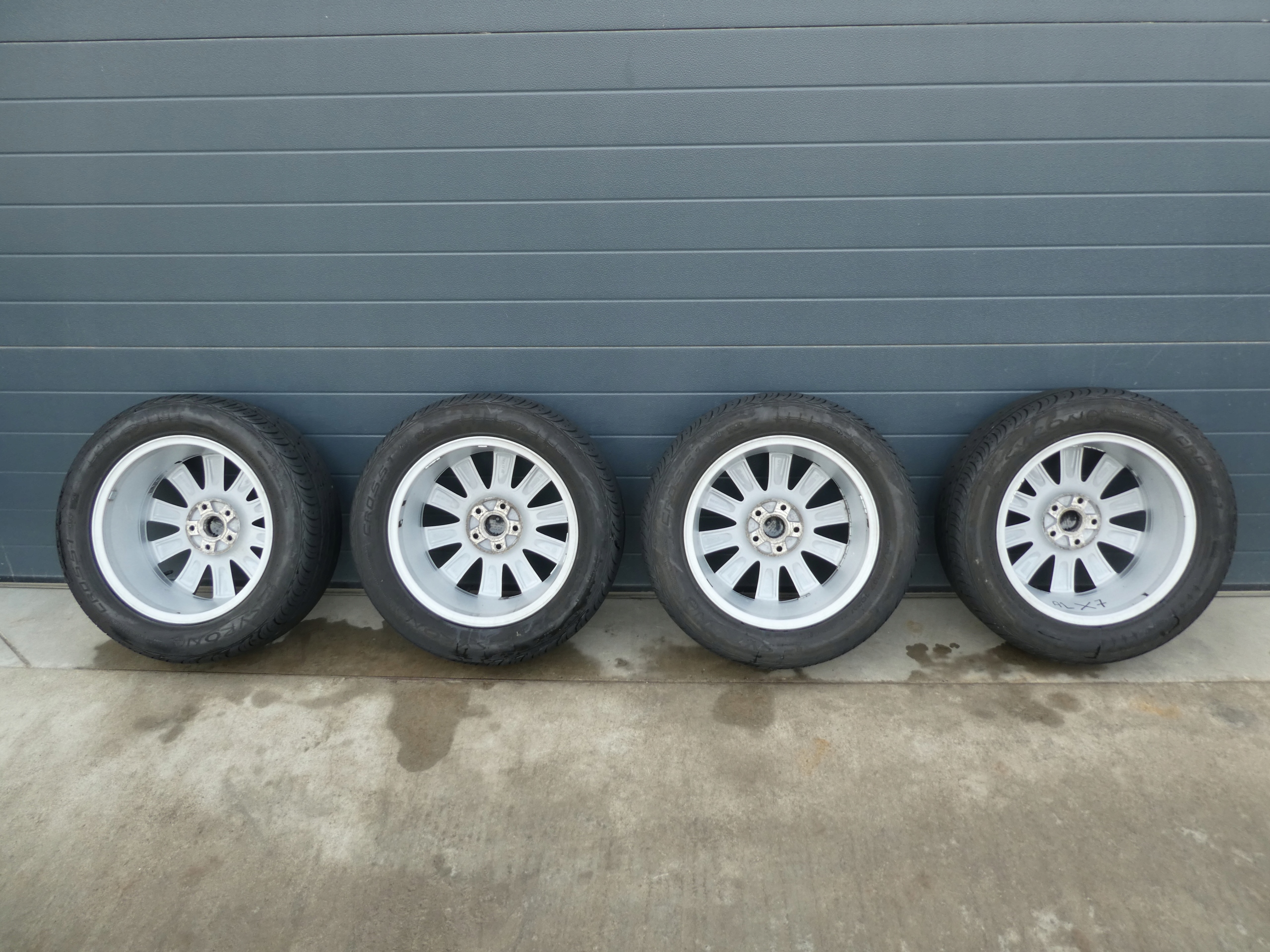 4X wheels discs tyres VW 5N0601025M 2018R