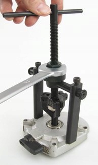 YATO ŚCIĄGACZ DWURAMIENNY DO ŁOŻYSK WEWNĘTRZNY 12-38 mm CrV6150 EAN (GTIN) 5902696439421